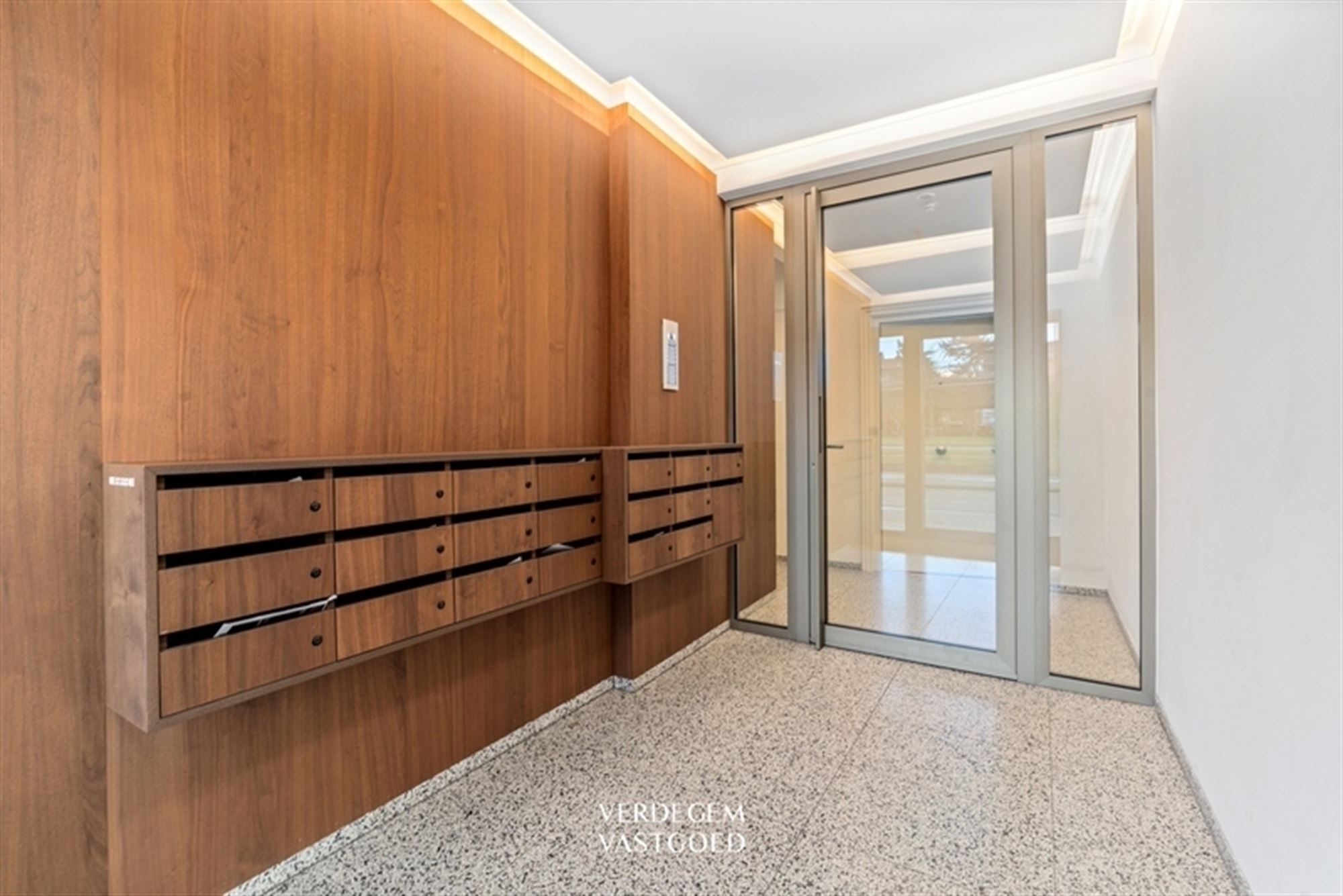 Wonen in het centrum van Gent: 2 slaapkamers, terras en kelderberging foto 15