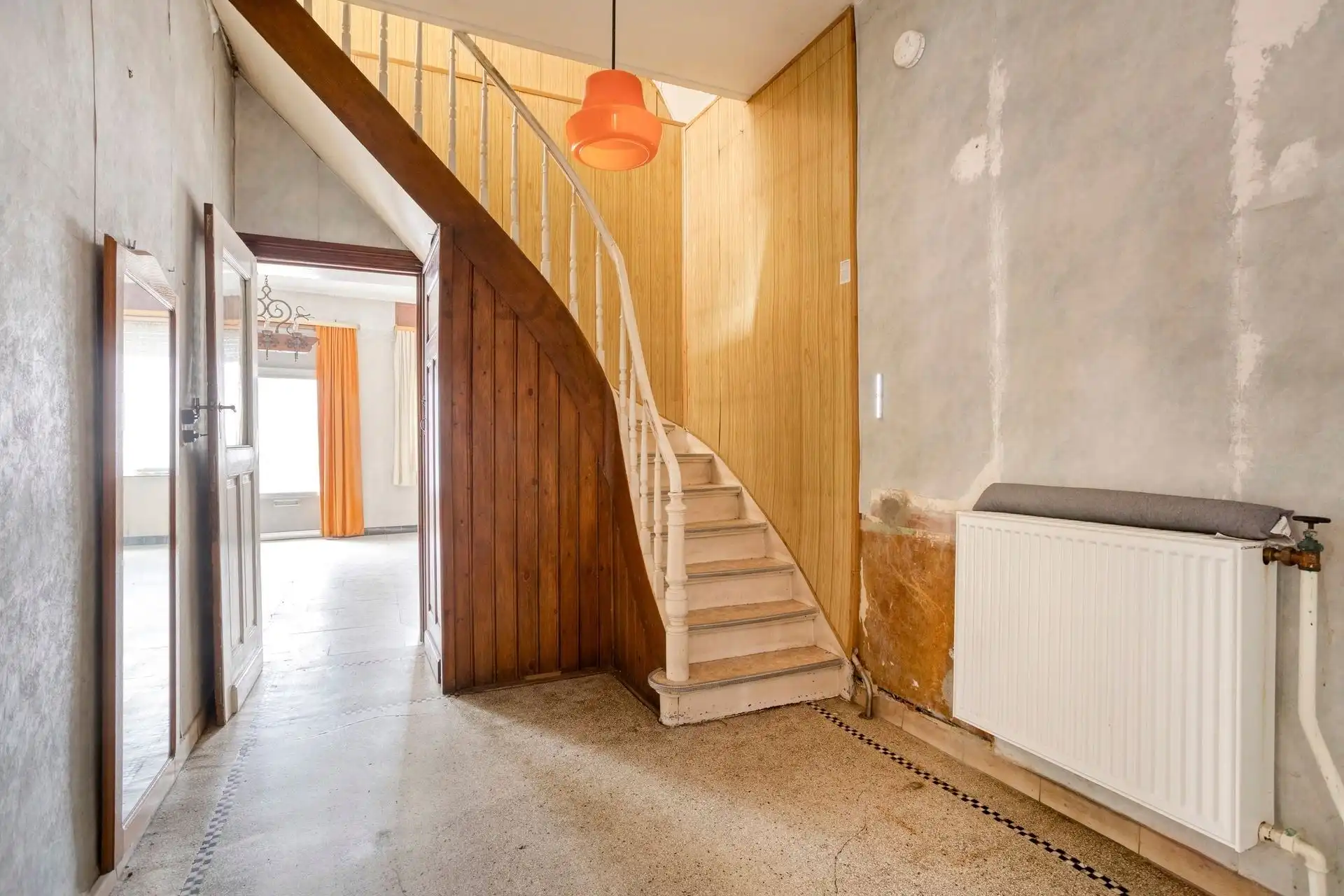 CENTRUM DWORP : groot atelier (+/-220m²) + woning op een perceel van 10are   foto 14
