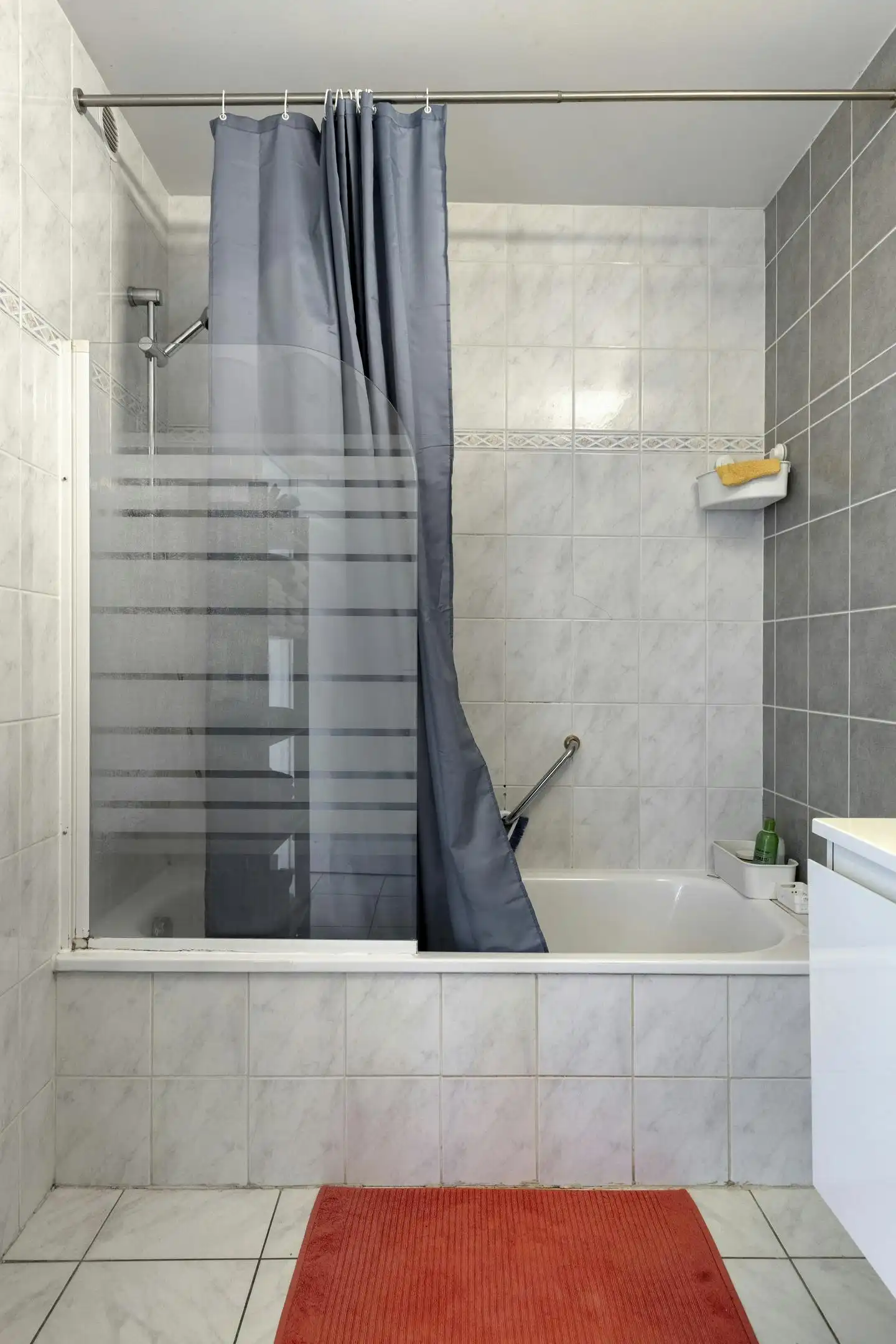 Lichtrijk appartement met twee slaapkamers in Borgerhout! foto 14