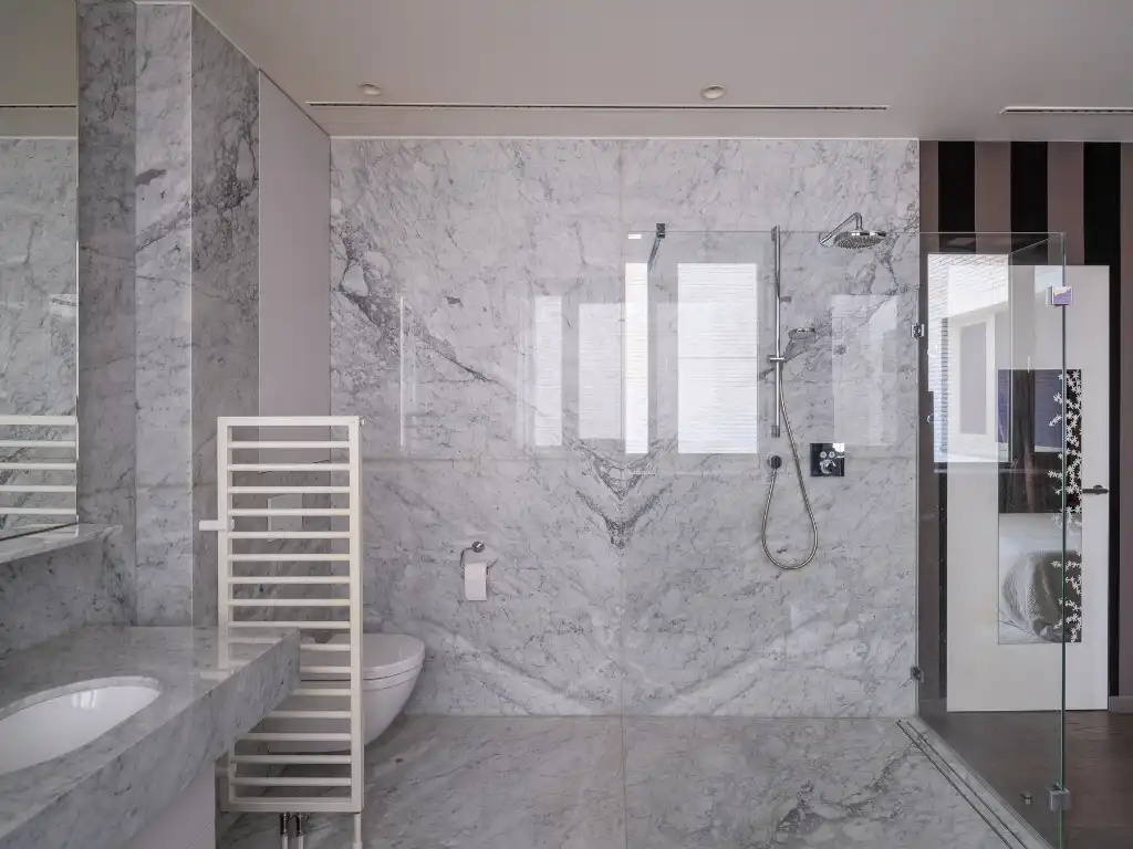 Luxueus 2-slaapkamer appartement met ruim terras en centrale ligging aan de Kouter foto 13