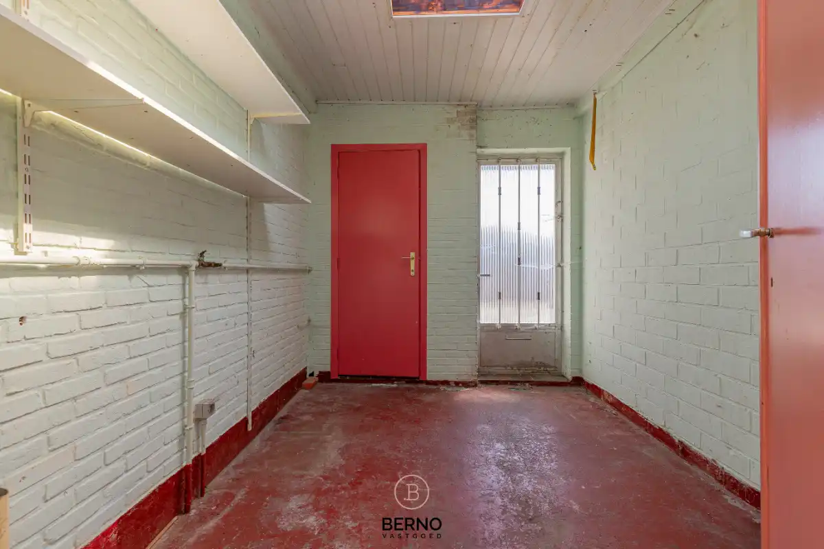 Landelijk gelegen renovatiewoning op 706 m² foto 10