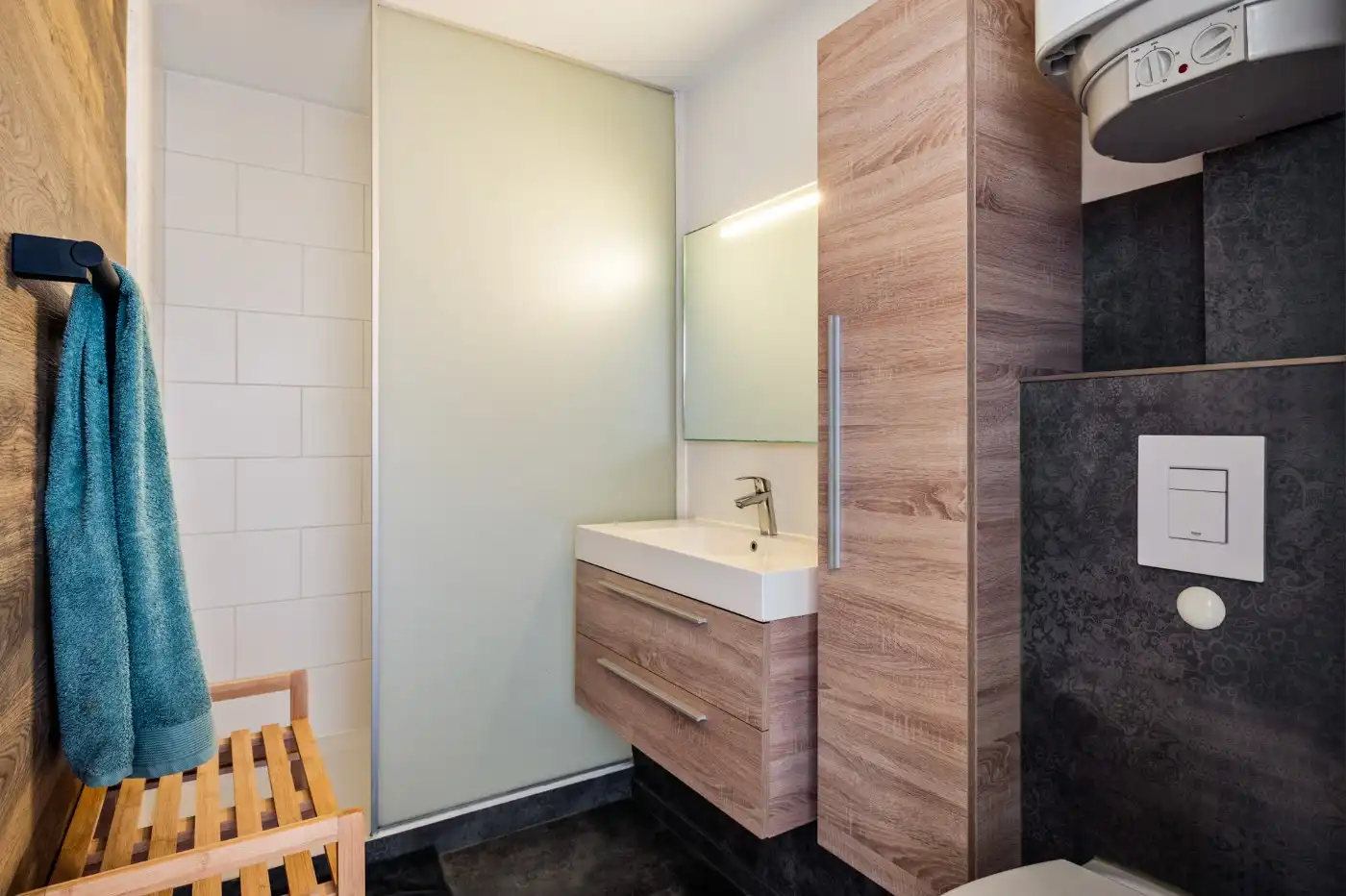 Instapklaar app. op 1ste verd. met 2 slpk. en autostaanplaats foto 13