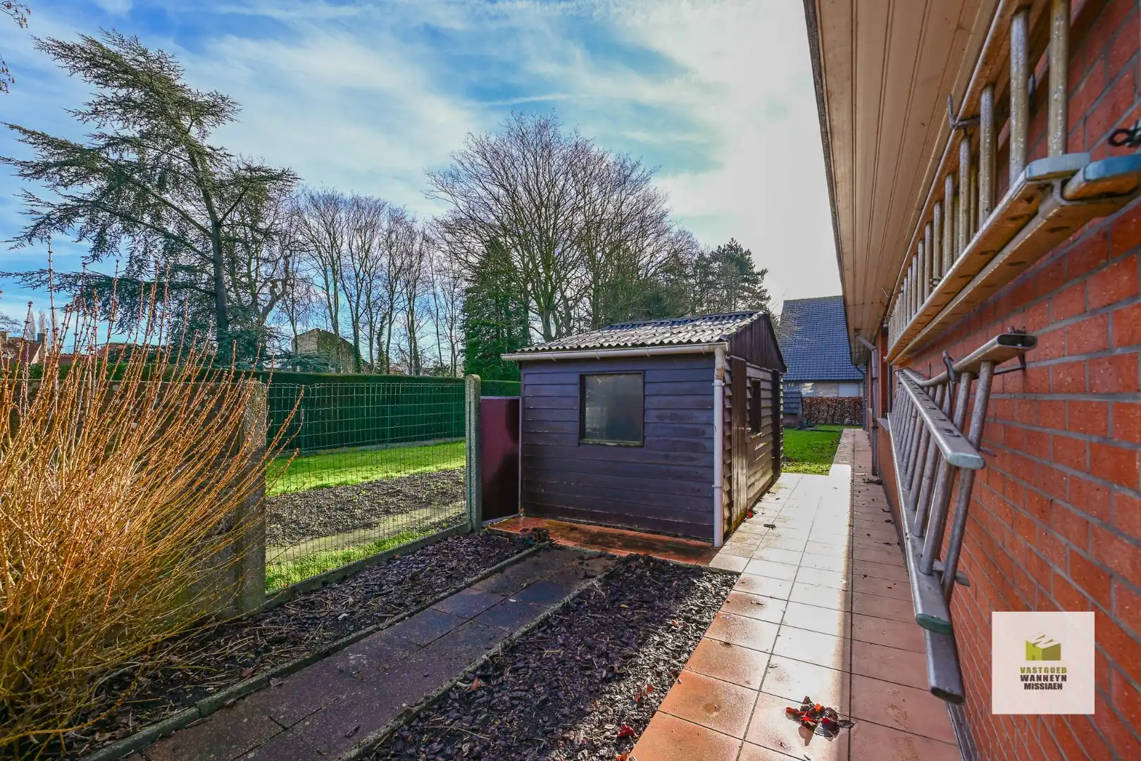 Ruime onderkelderde woning met 4 slpk en garage op rustige ligging in het centrum  foto 13