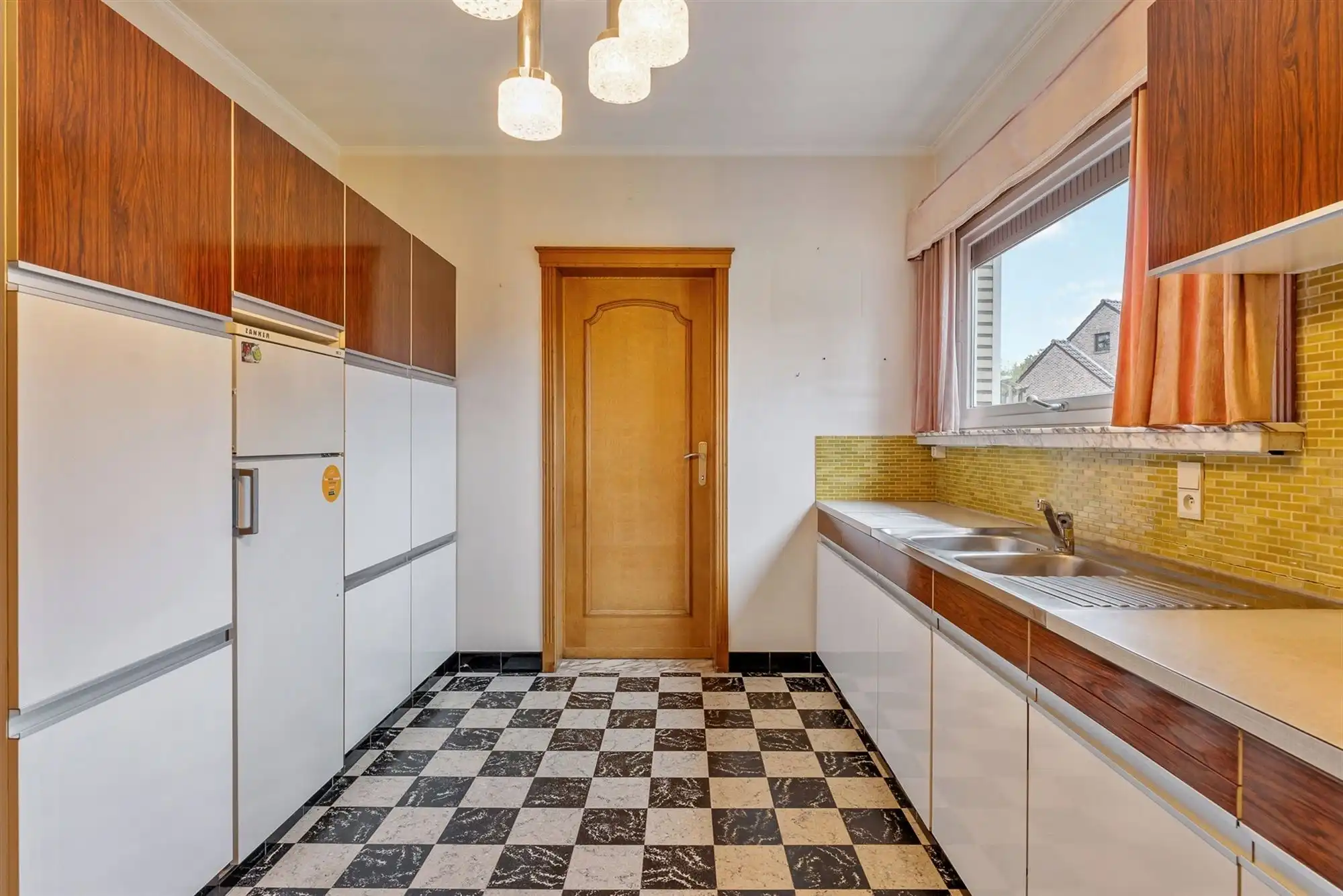 OP TE FRISSEN WONING MET 3 SLAAPKAMERS GELEGEN OP EEN PERCEEL VAN 4A89CA TE PAAL foto 14