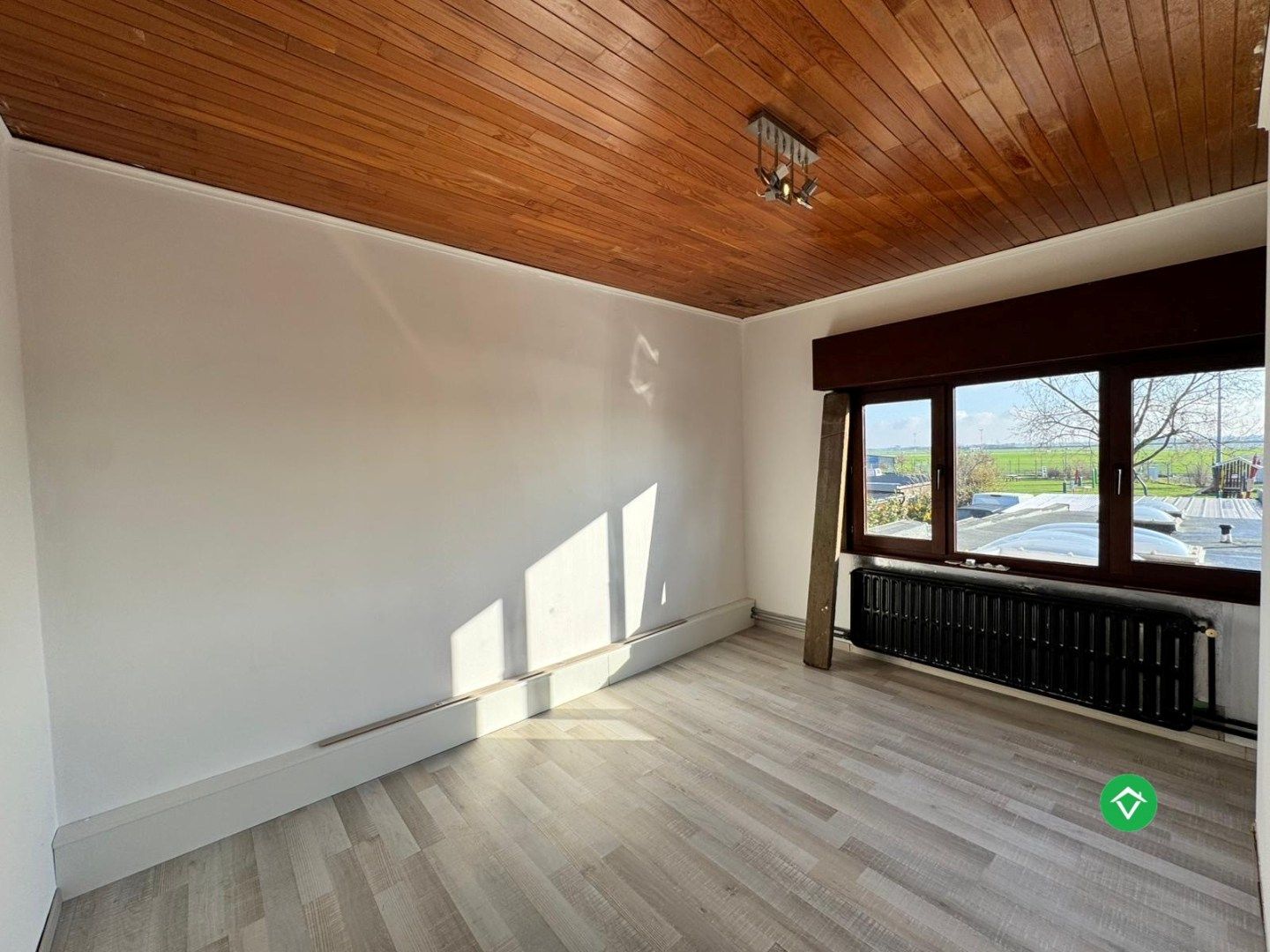 Woning met 2 slaapkamers en garage te Oostende  foto 9