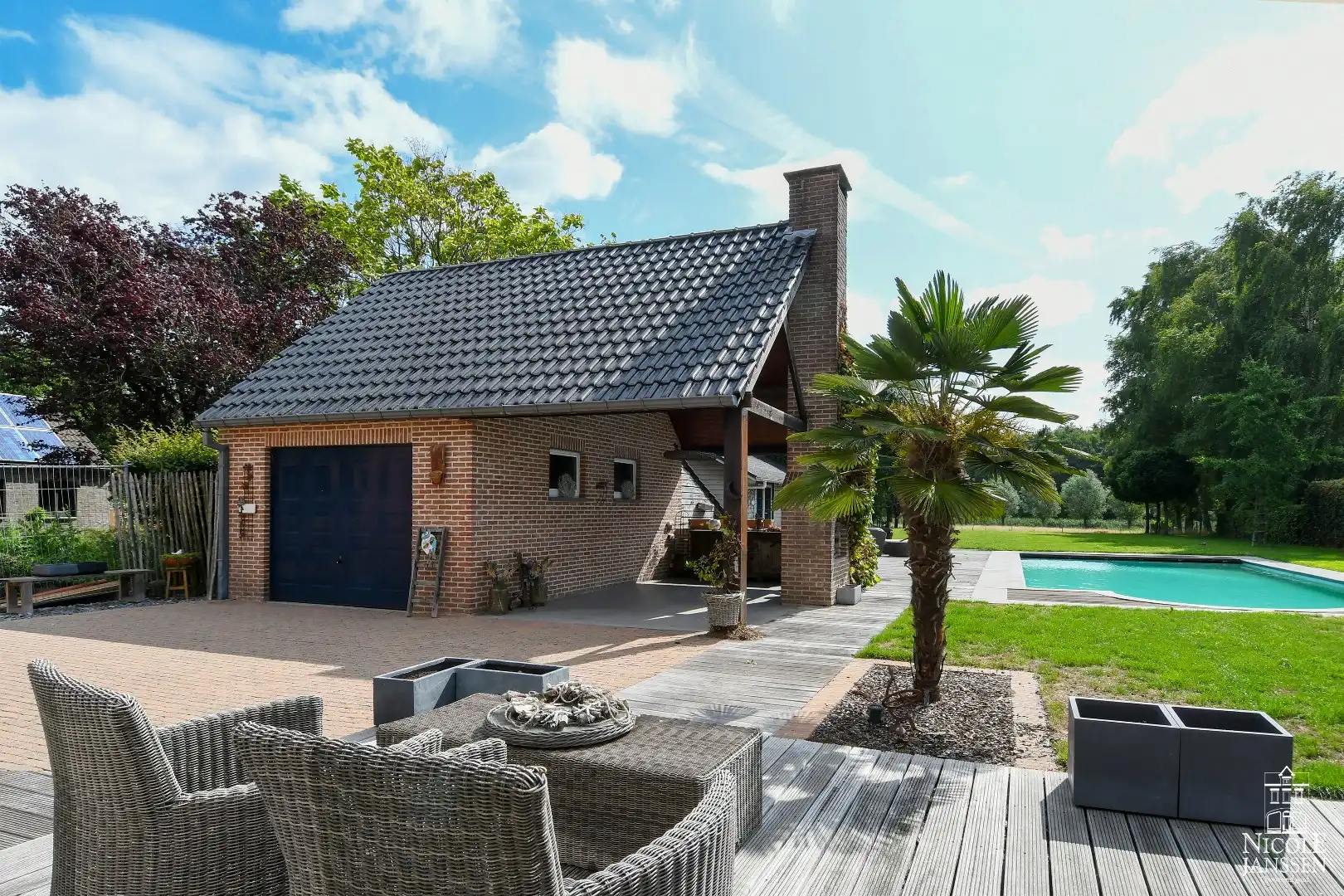 Instapklare gezinswoning met vier slaapkamers en zwembad foto 30