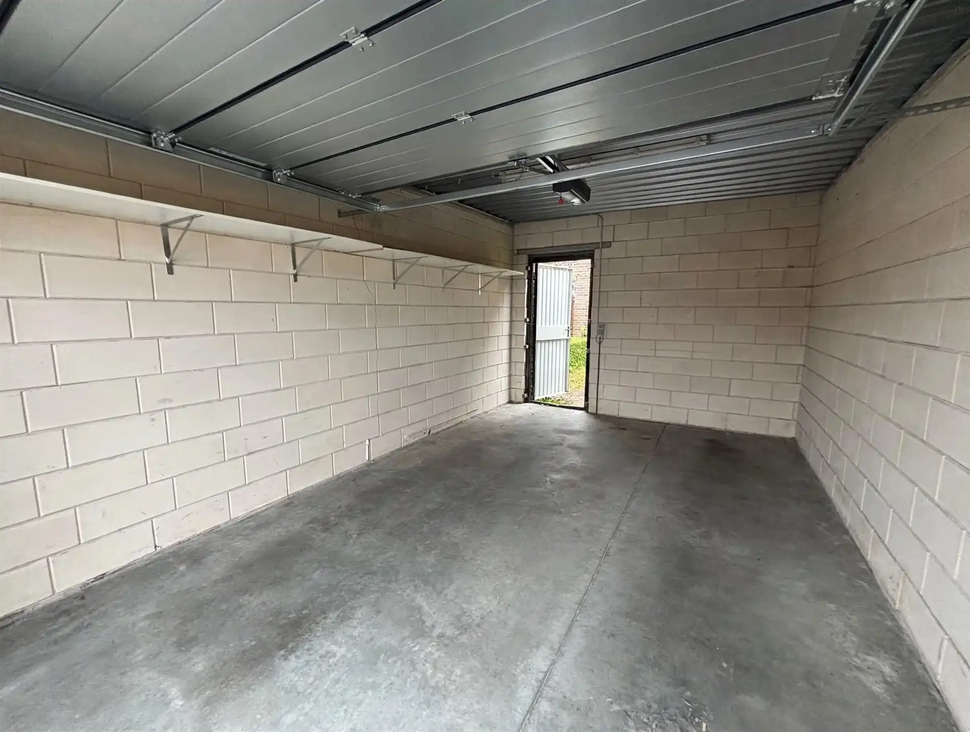 Gelijkvloers appartement met stadstuin en garage nabij het centrum van Aalst foto 11