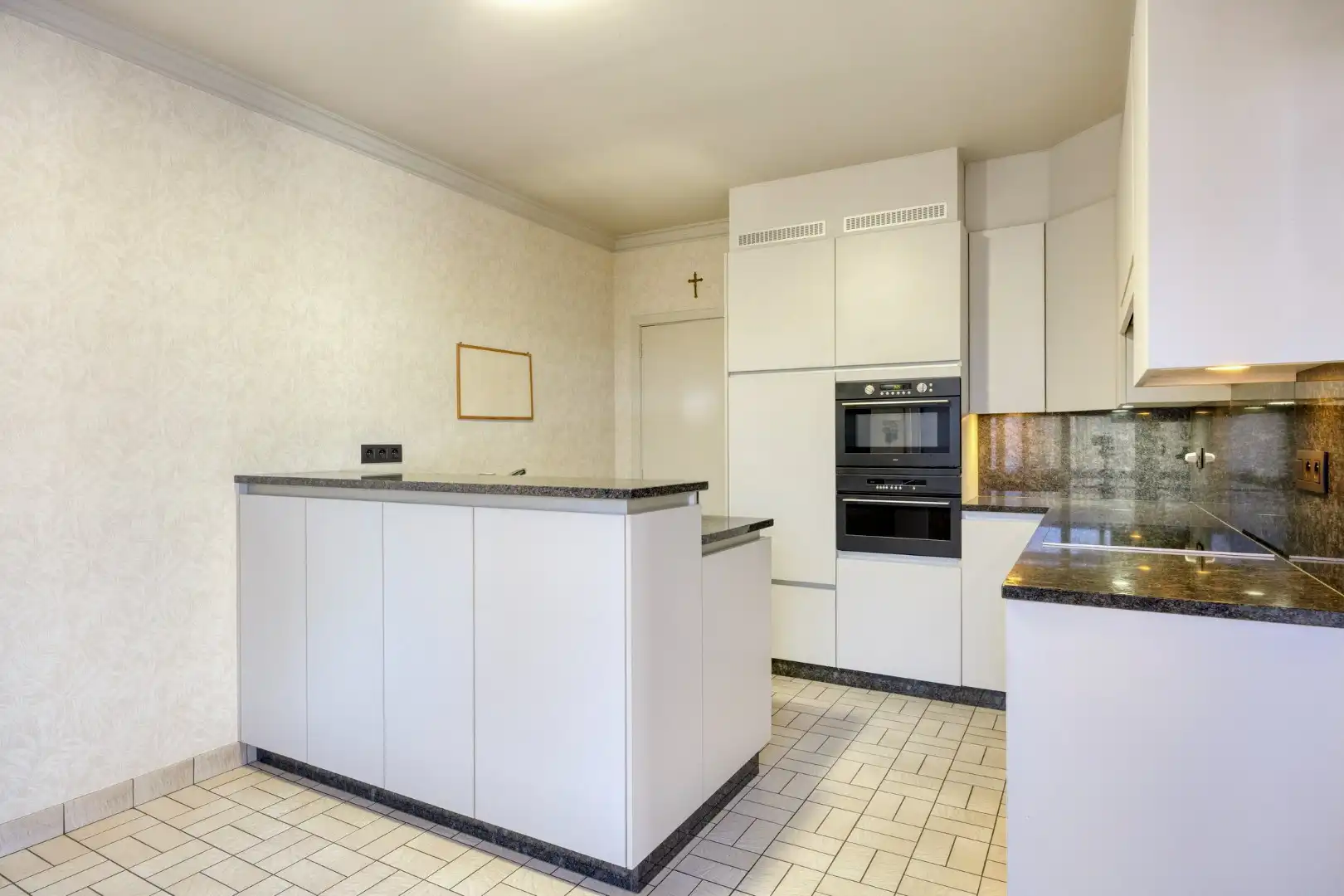 Goed onderhouden ruim ingedeelde woning met 3 slpks + zolder foto 8
