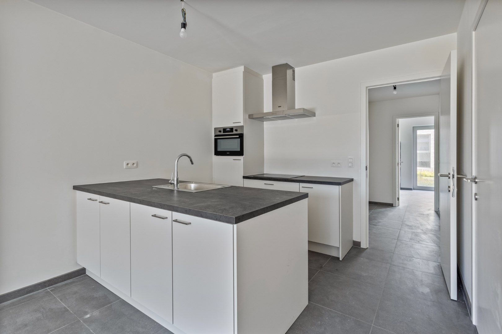 Recent appartement met 1 slpk en gezellig tuintje op wandelafstand van het centrum !  foto 7