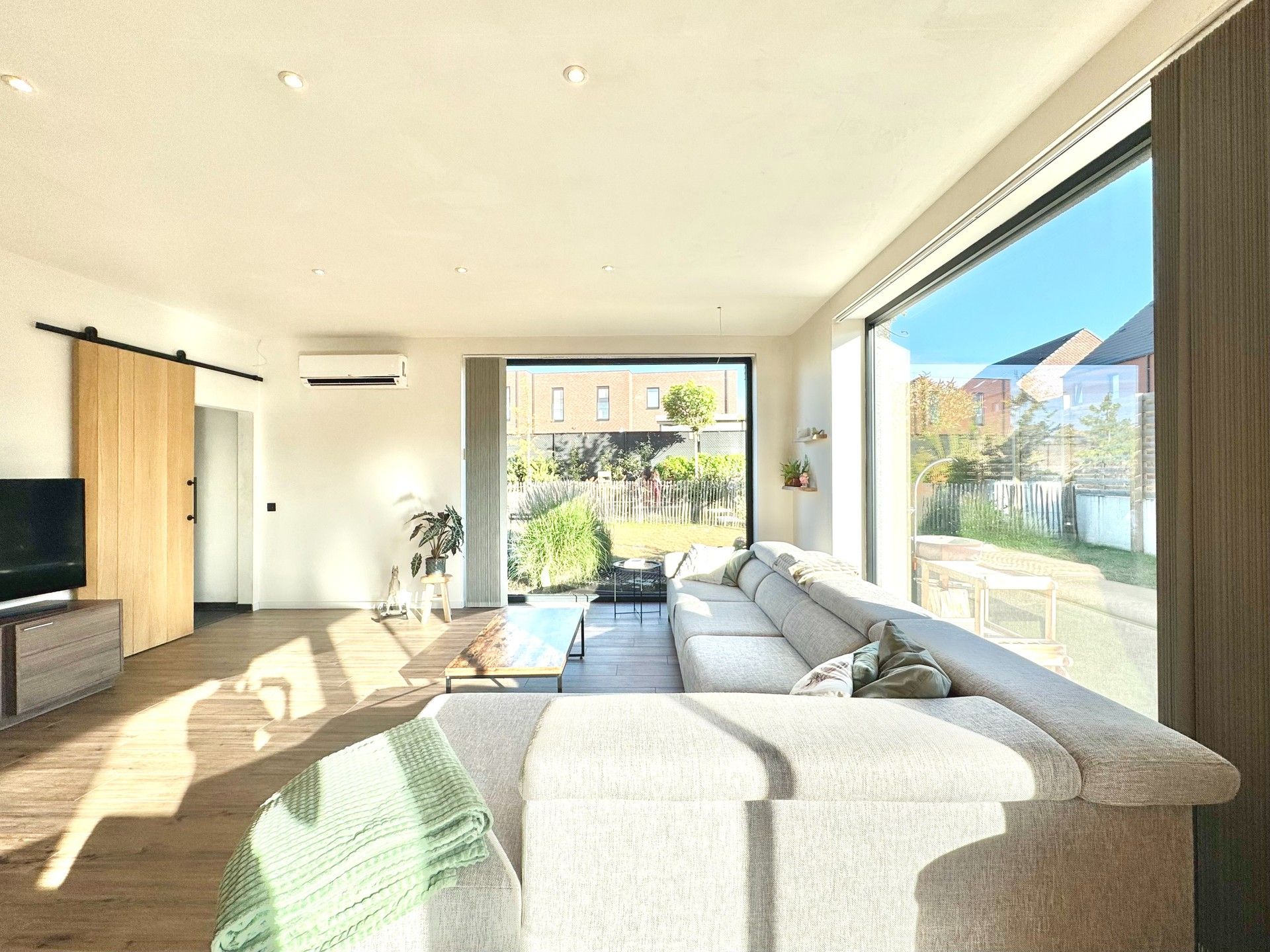 MAGAZIJN MET WOONST foto 23