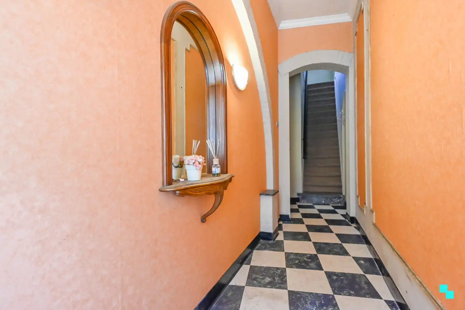 Te renoveren ééngezinswoning met garage te Izegem foto 2