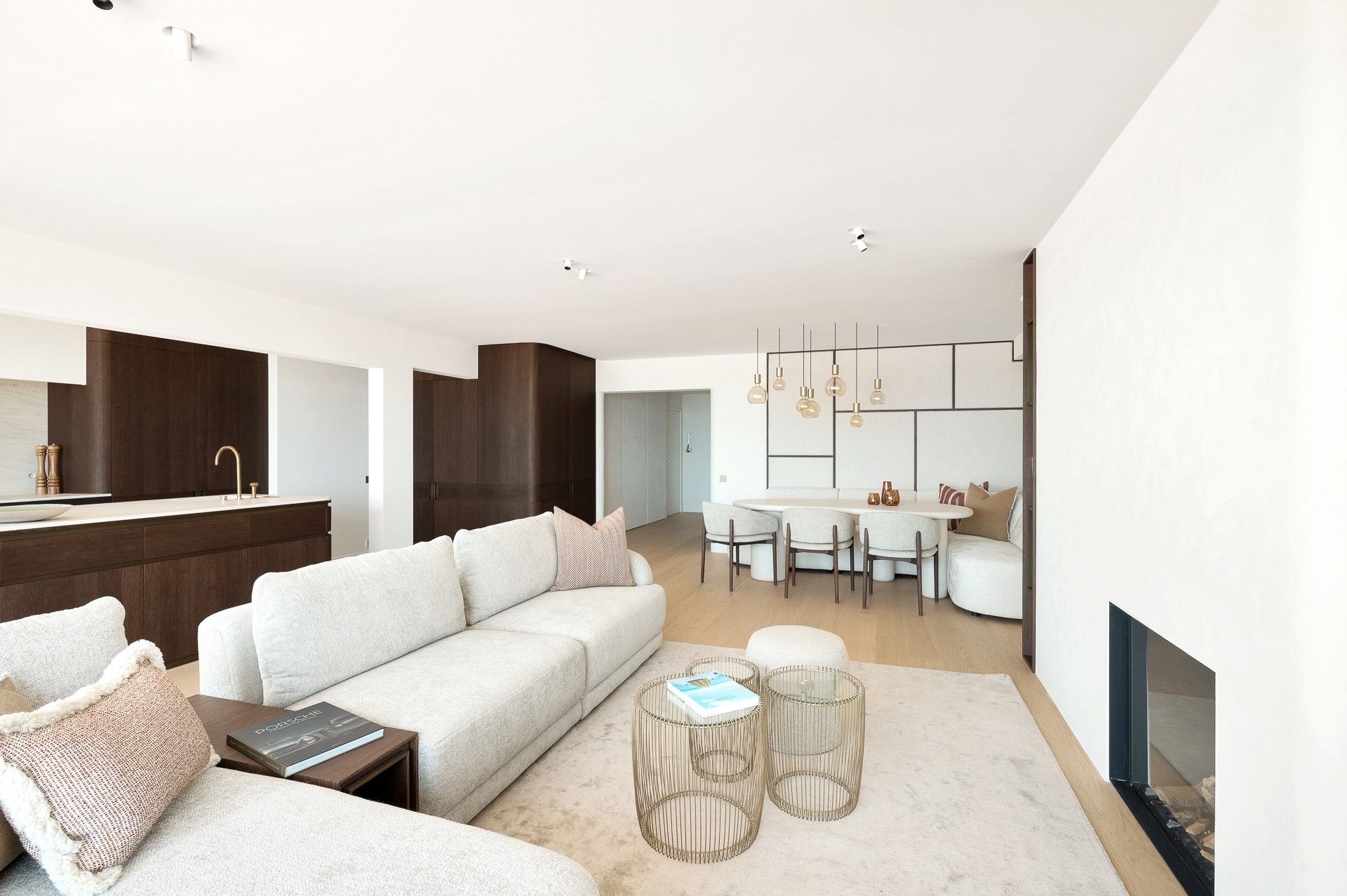 Exclusief en luxueus gerenoveerd appartement met frontaal zeezicht op topligging in Het Zoute foto 10