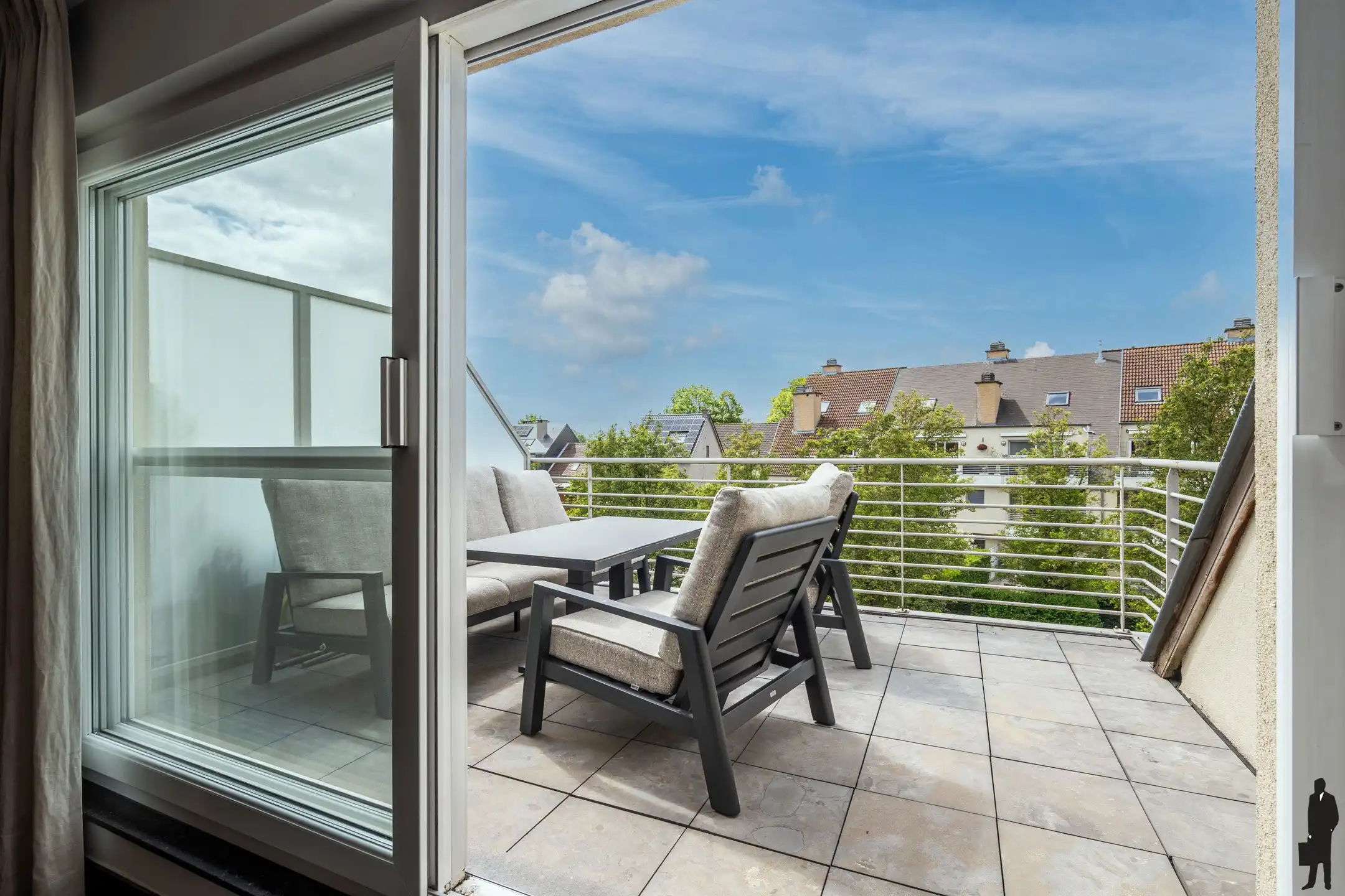 Duplex met 4 slaapkamers en terras nabij centrum van Oelegem foto 2