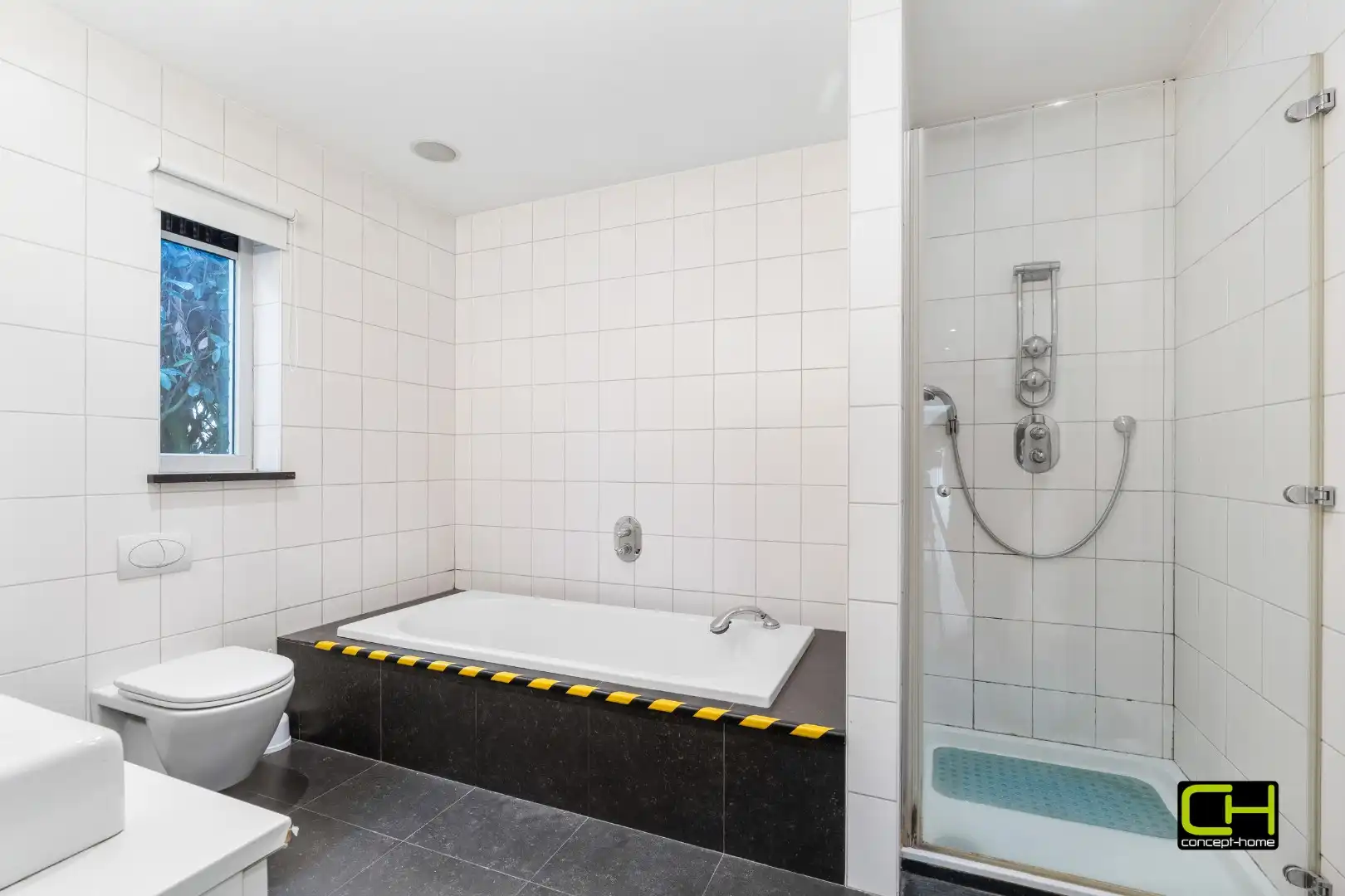 Ruime woning op een perceel van 4.949 m² te koop in Lievegem foto 10