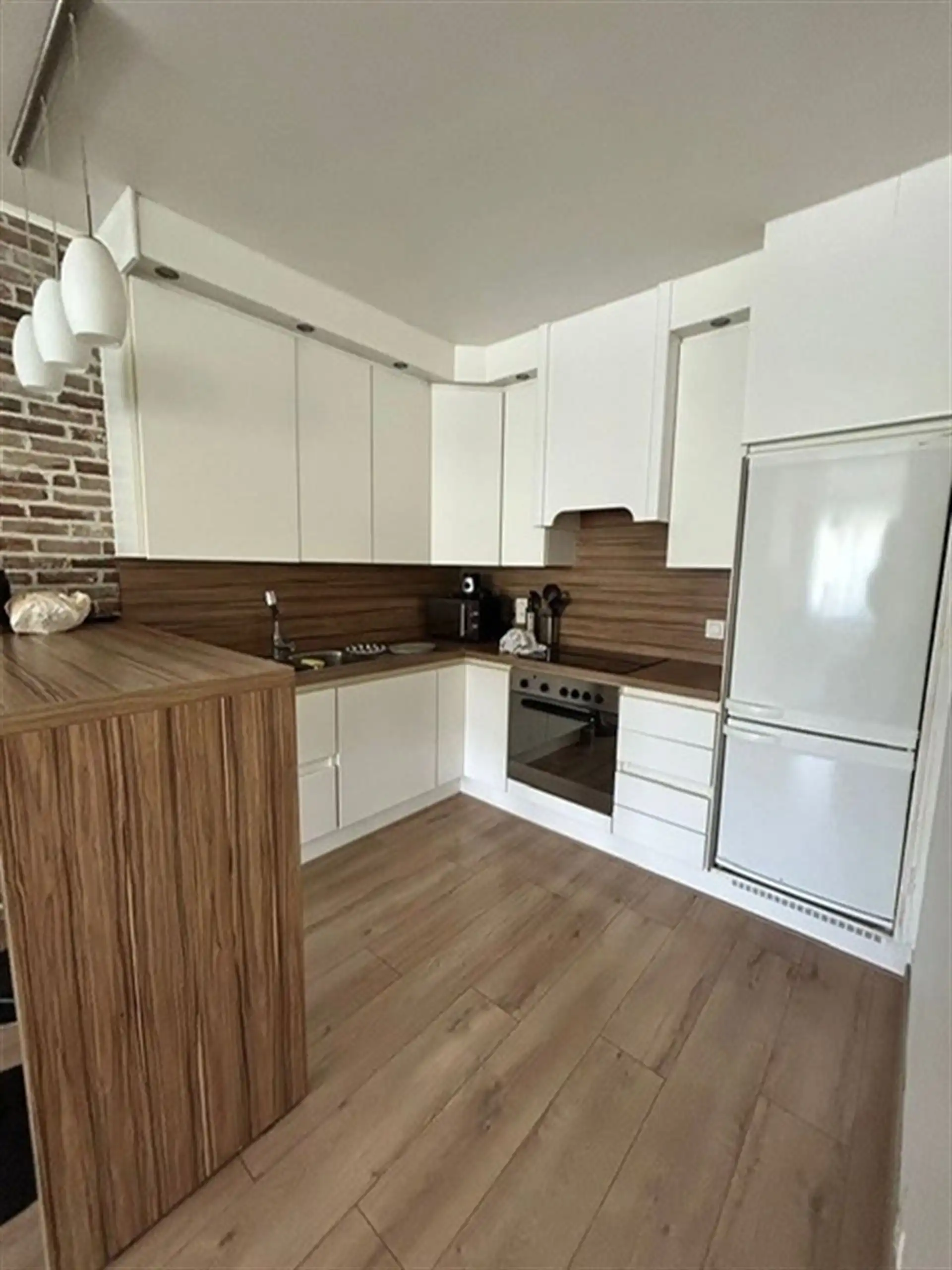 AANGENAAM APPARTEMENT MET TERRAS EN KELDERBERGING, RUSTIG GELEGEN NABIJ DE DORPSKERN foto {{pictureIndex}}