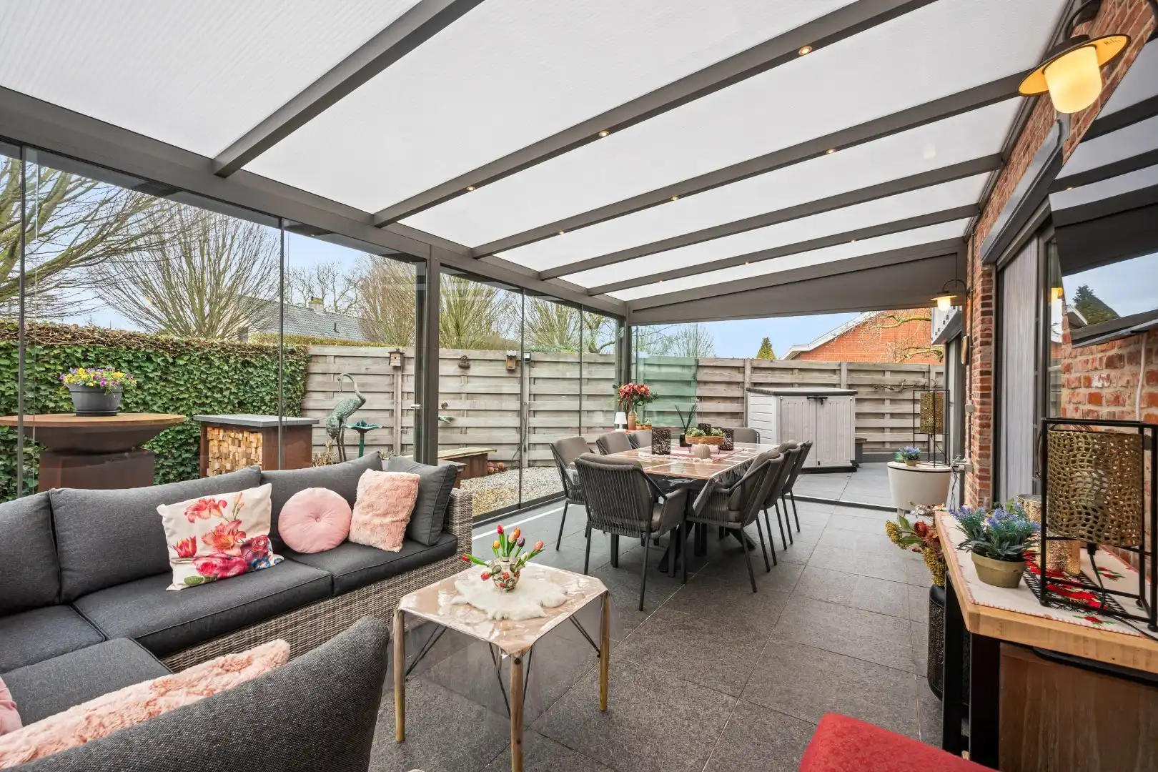 Recente halfopen woning met 3 slaapkamers, lift, garage en tuin op topligging in Ieper foto 13