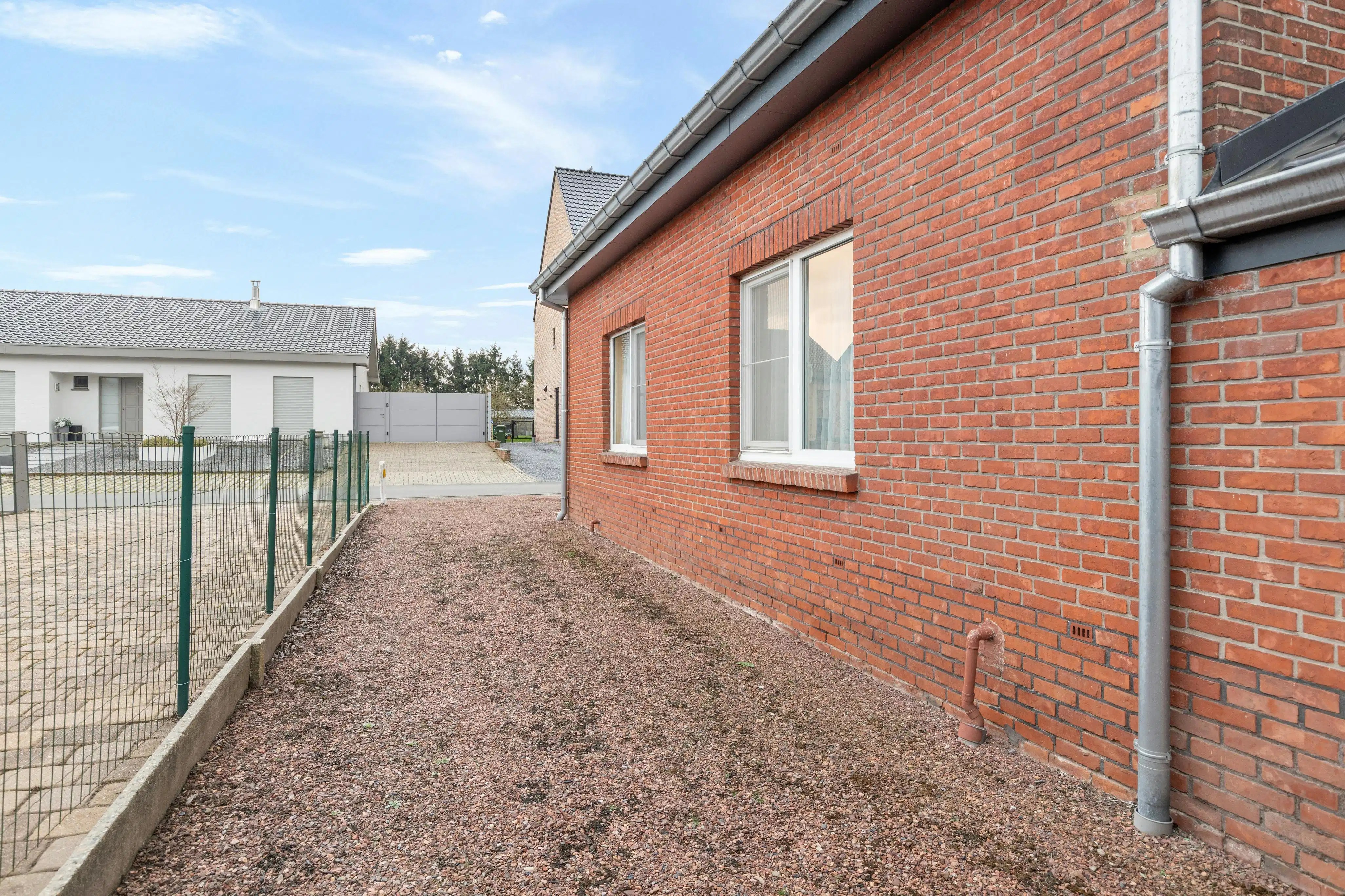 Op te frissen halfopen bebouwing in Stevoort  foto 16