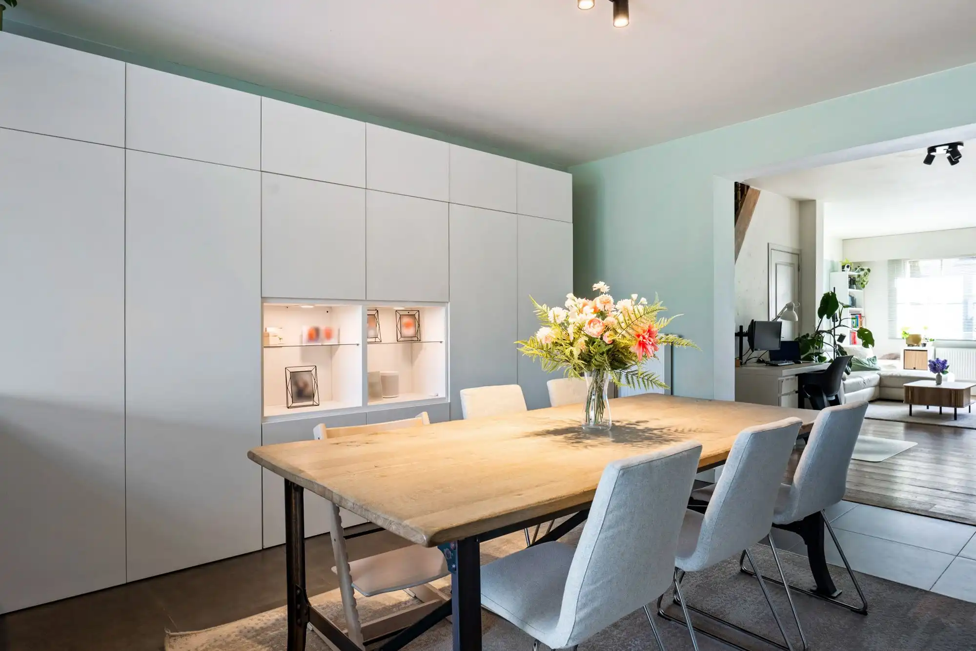 Ruimte, licht en comfort - De ideale gezinswoning met 4 slaapkamers en tuin in Brasschaat! foto 4