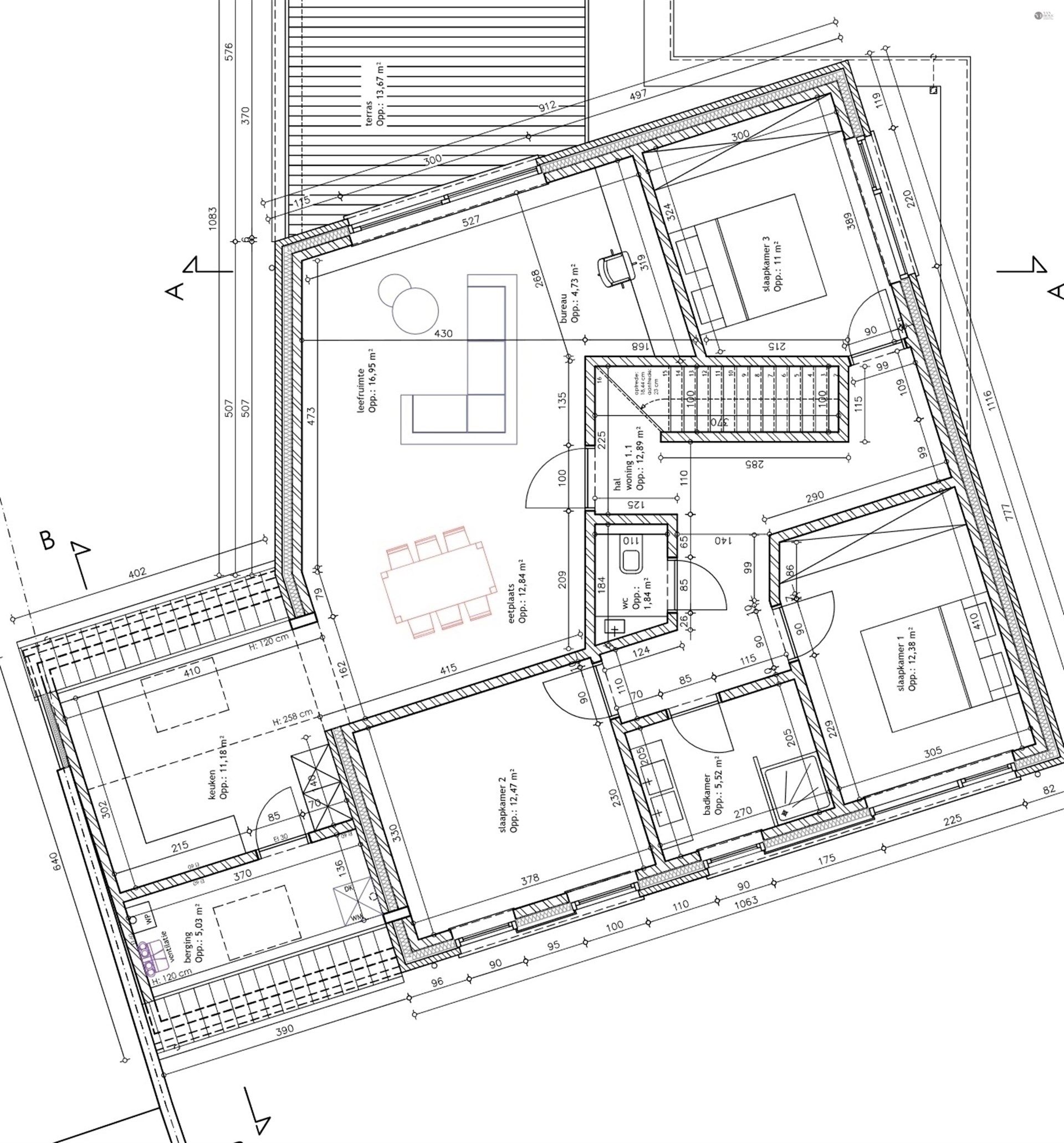 Ruim dakappartement met 3 slaapkamers foto 3