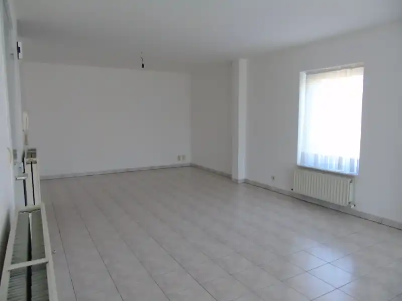 Ruim duplex-appartement (140 m²) met 3 slaapkamers, terras en garagebox foto 2