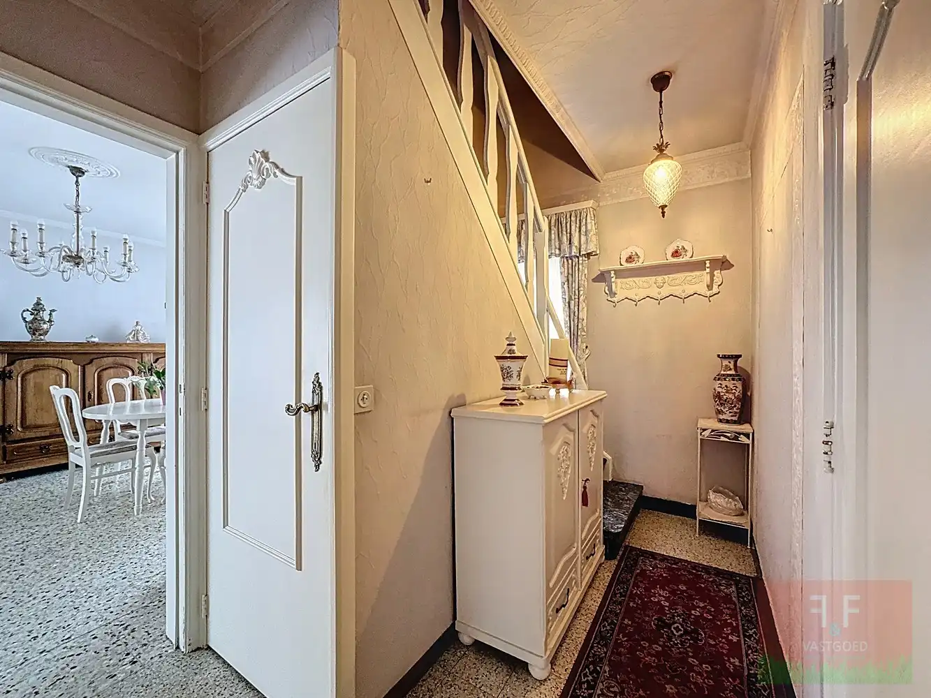 Open gezinswoning met ruime slaapkamers, garage en open tuin te Vlierzele foto 12