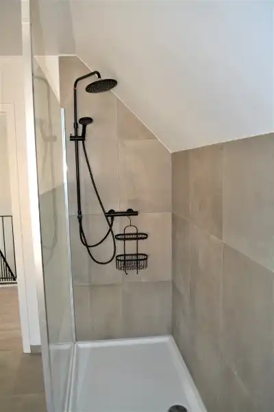 Vernieuwde woning met 4 slaapkamers foto 17