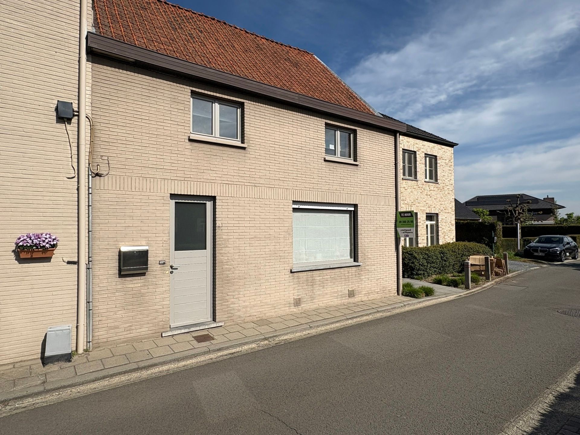 Gezellige woning met 4 slaapkamers en prachtige tuin foto {{pictureIndex}}