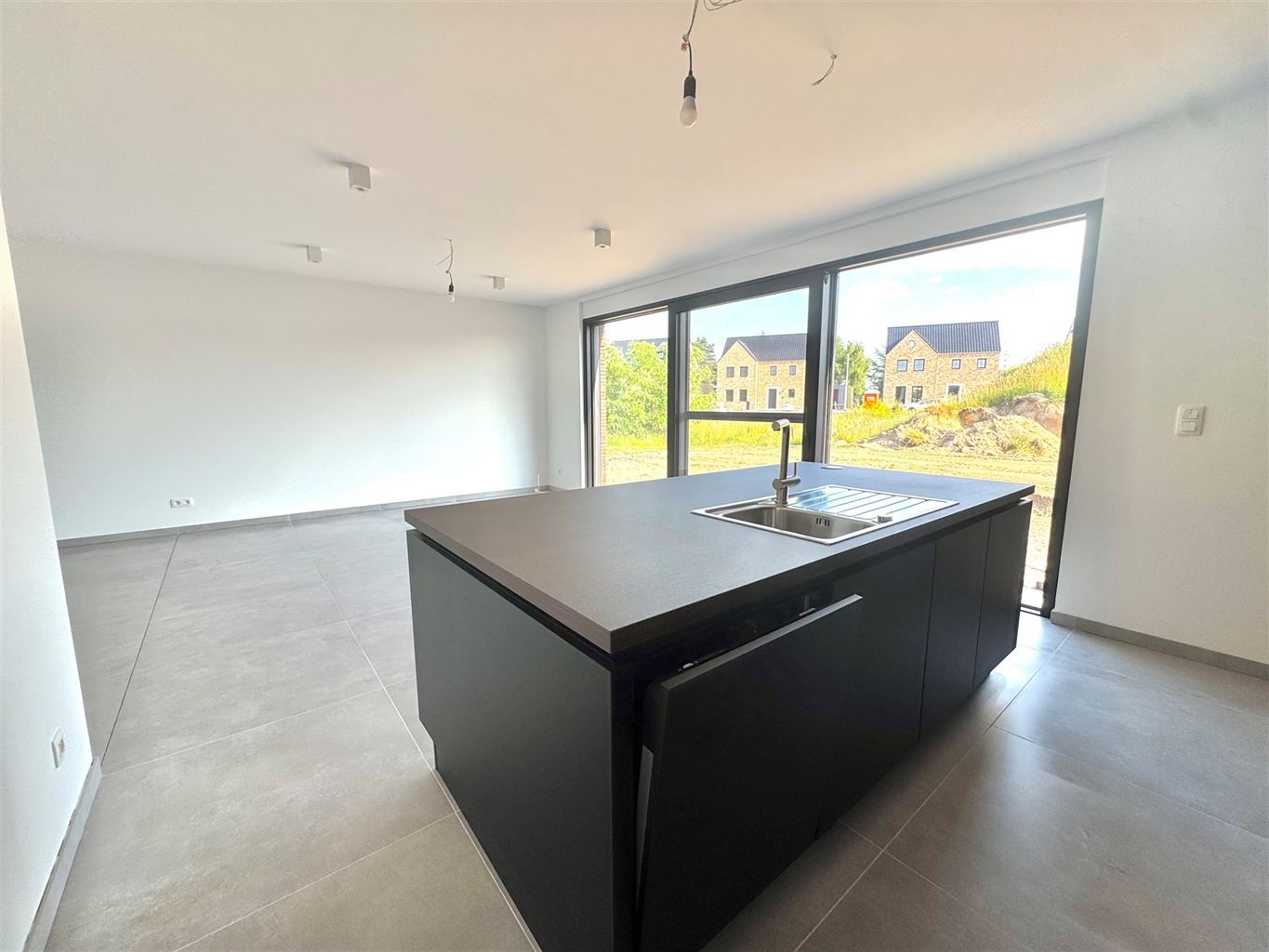 Prachtige, energiezuinige nieuwbouwwoning met 20 zonnepanelen, 3 slaapkamers en tuin op een rustige locatie nabij Maaseik foto 8
