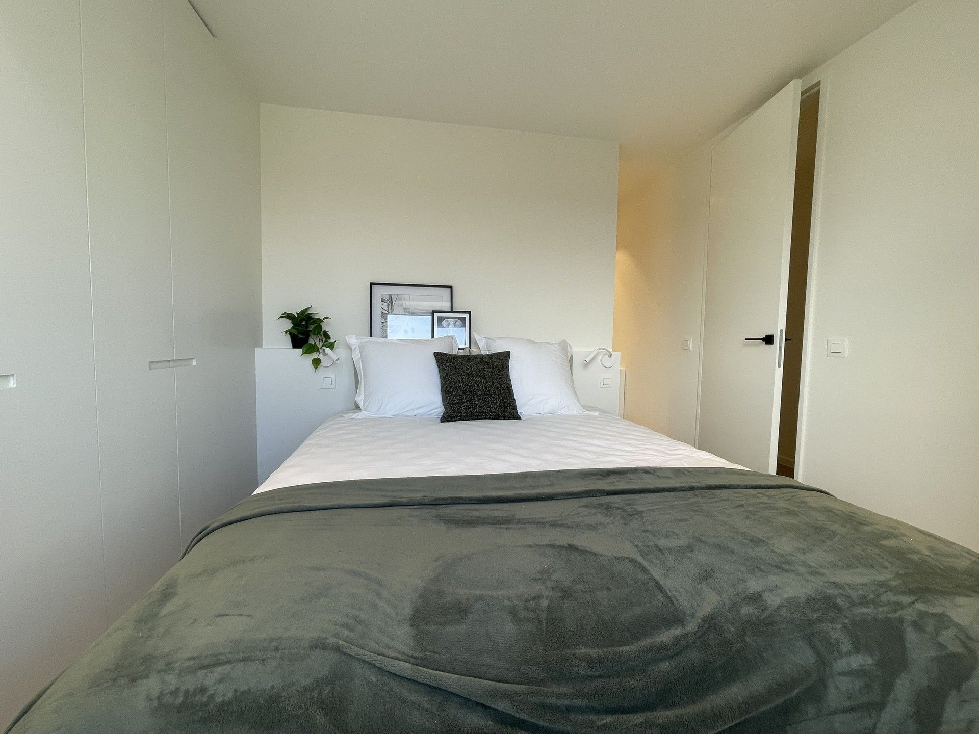 Gemeubeld: volledig vernieuwd appartement aan het Zegemeer! foto 8