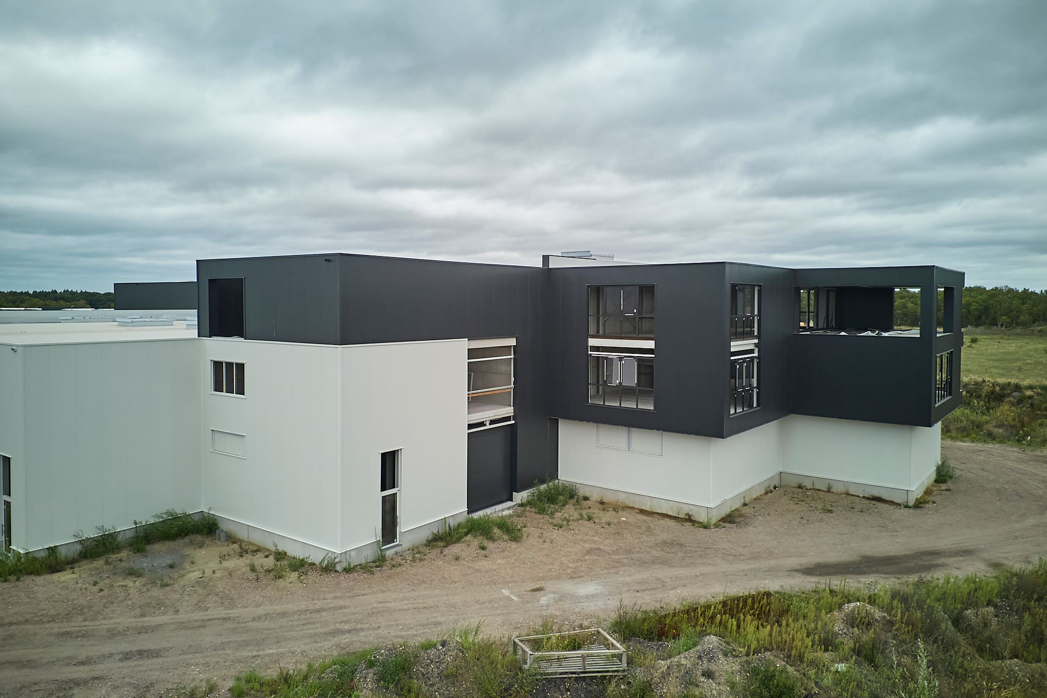 TE KOOP GENK: KMO-unit | kantoren | woonst - Kompellaan foto 5