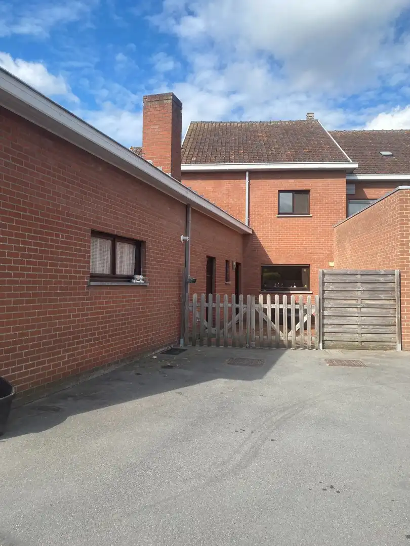 Ruime hoekwoning foto 12