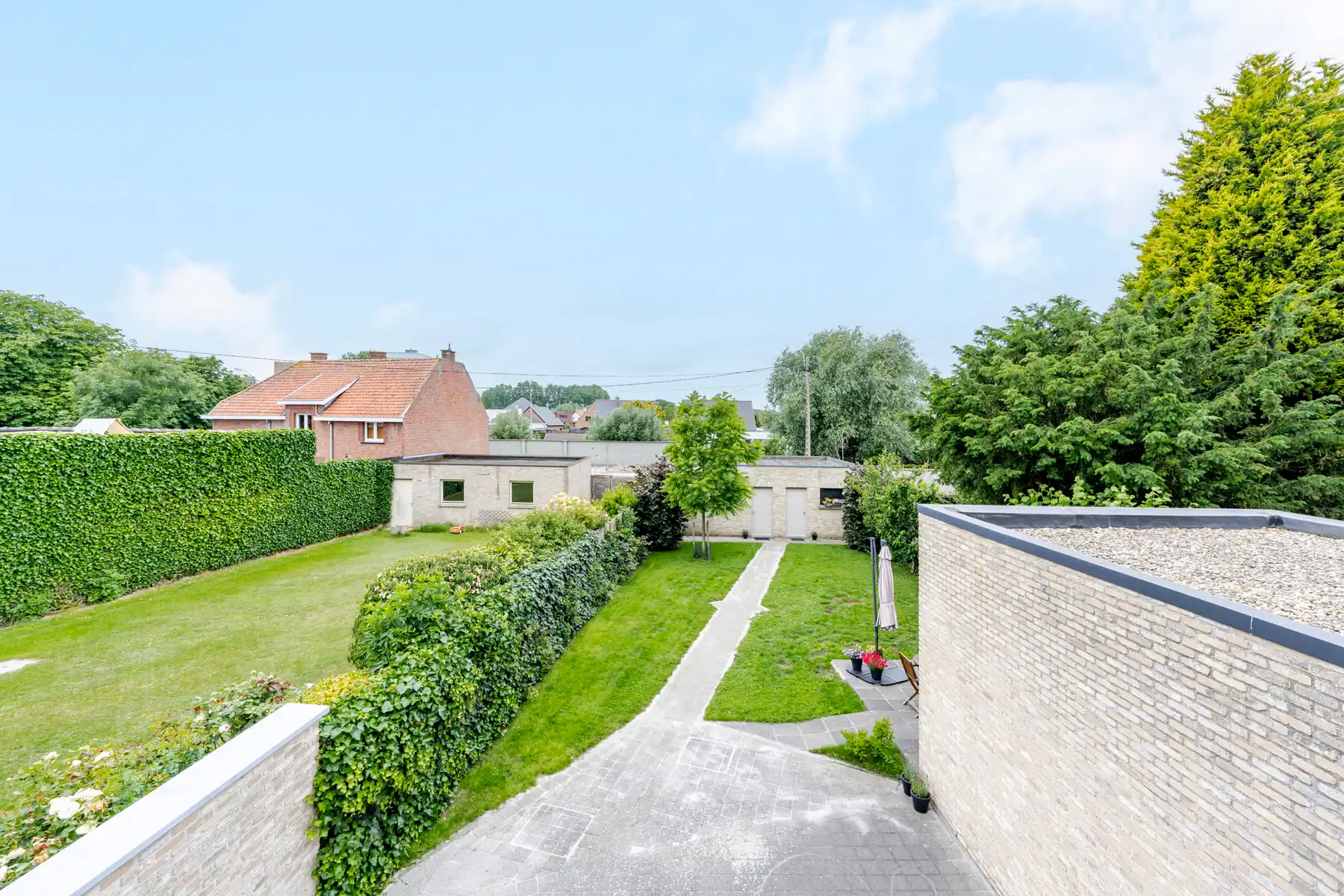 Instapklare woning met handelsruimte in centrum Kortemark foto 17