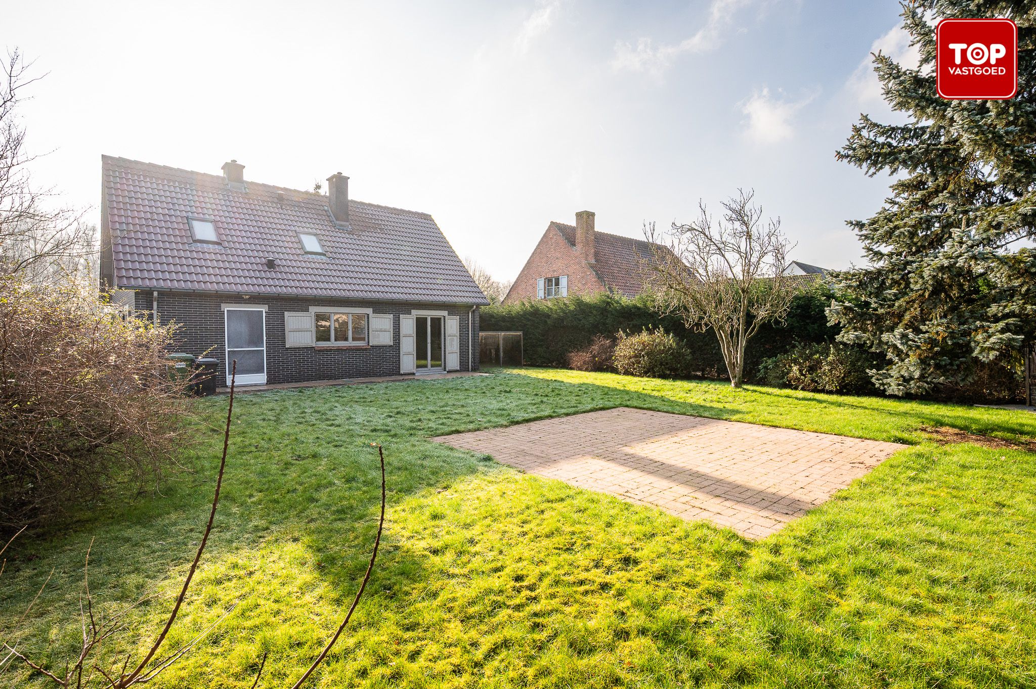 Op te frissen gezinswoning in doodlopende straat met ruime tuin foto 9