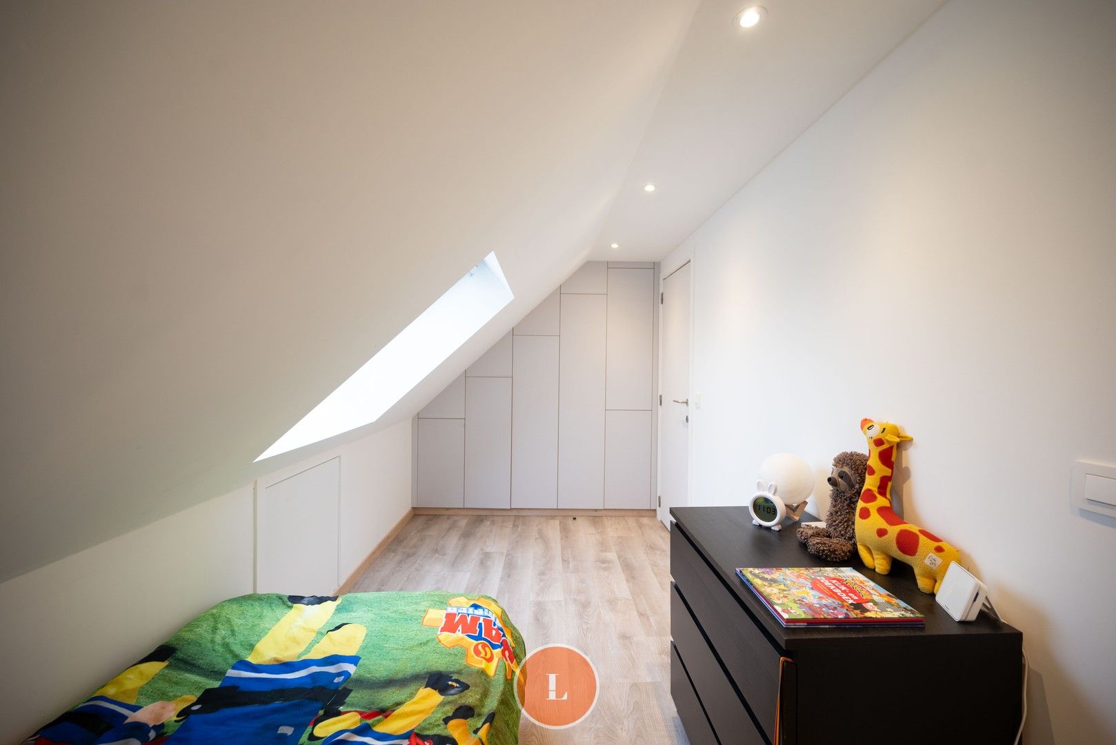 Gerenoveerde woning met loods (100m²) te koop in Menen foto 17