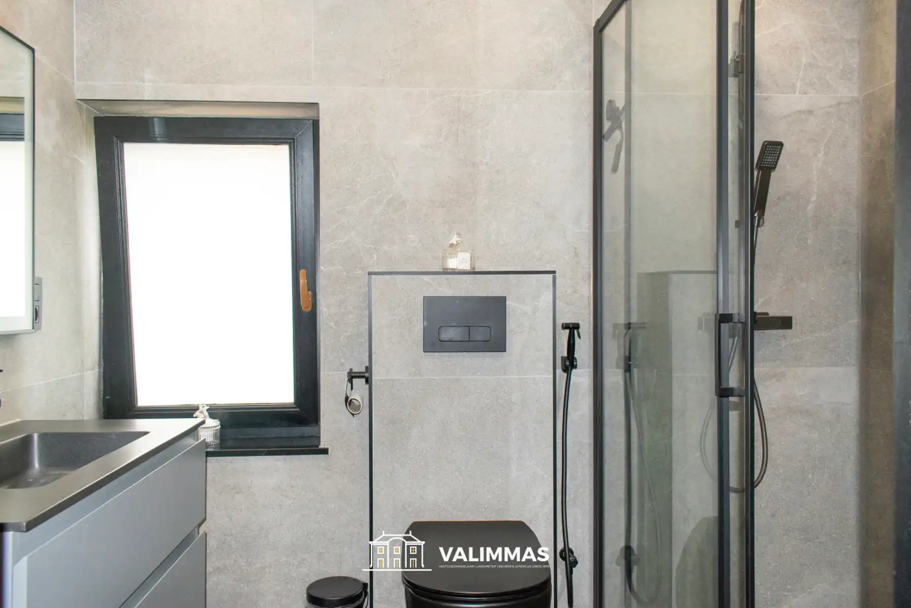 Ruime, instapklare woning met bijgebouw/studio en grote tuin foto 14