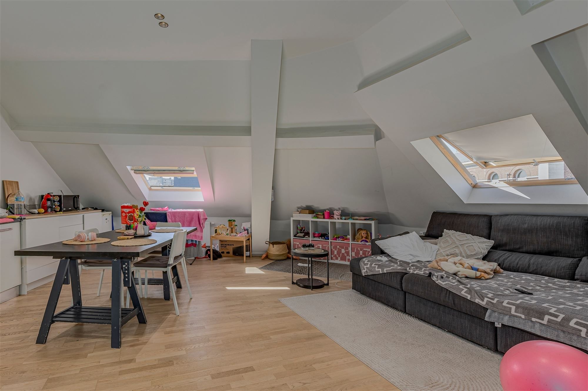 Woning ingedeeld in 4 verhuurde units op topligging aan Park Spoor Noord foto 19