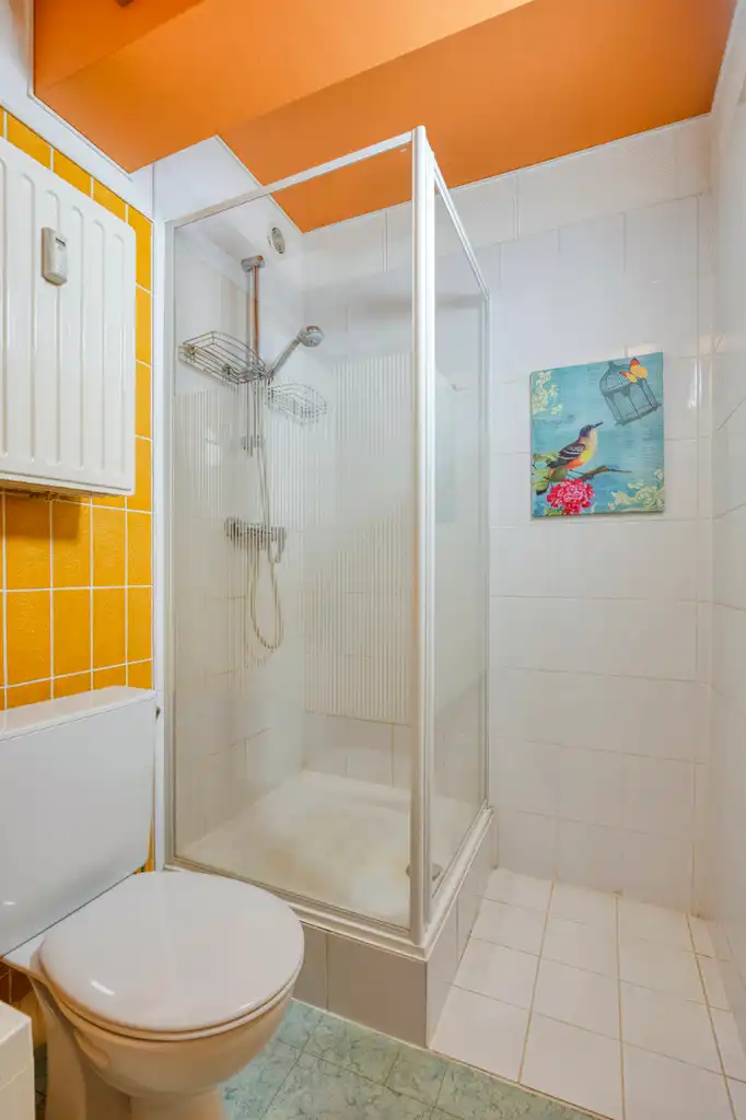 Op te frissen 2-slaapkamerappartement met prachtig uitzicht foto 14