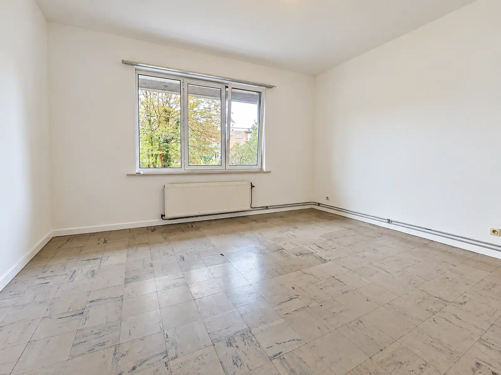 Licht 2 slaapkamer appartement met terras tegenover park! foto 6