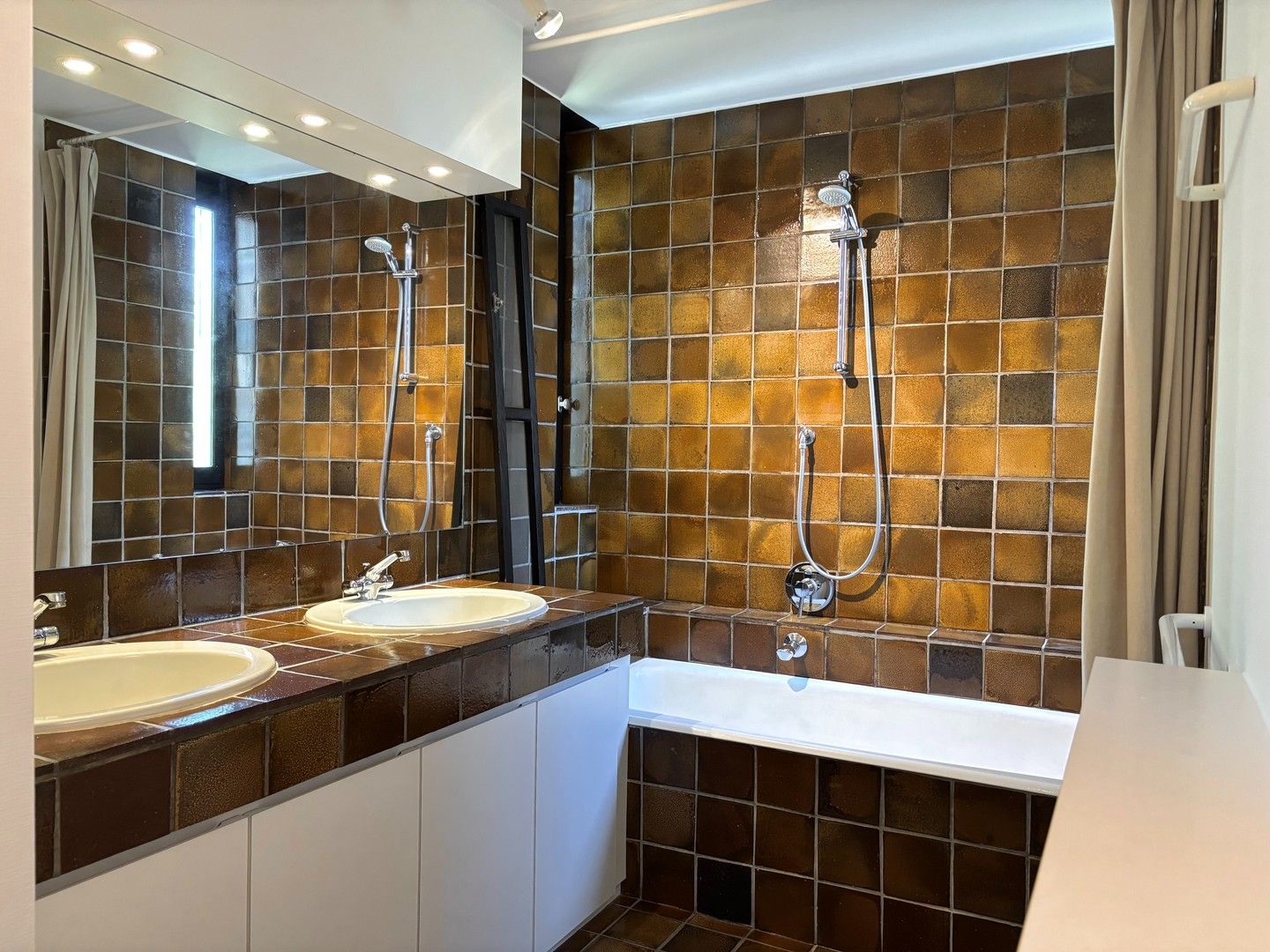 Bijzondere modernistische Villa te huur residentieel gelegen foto 13