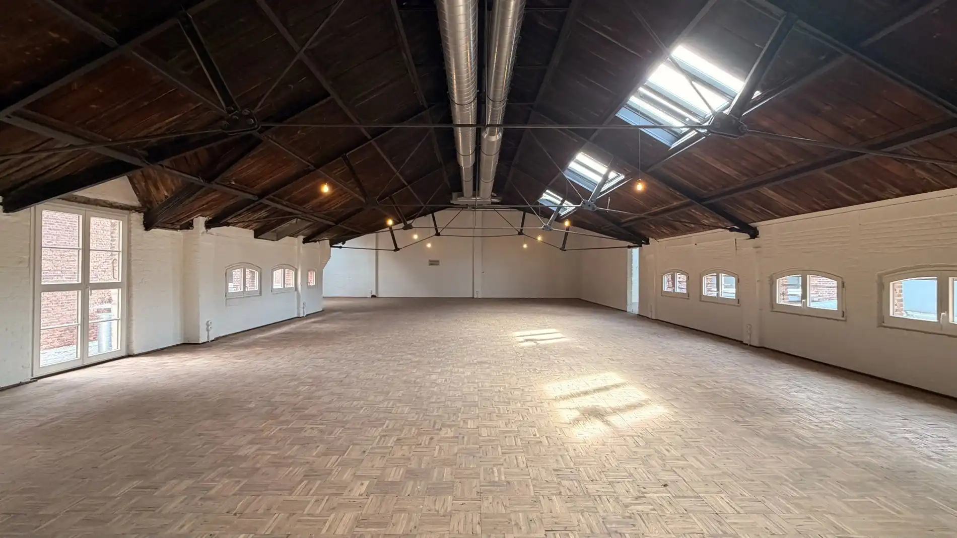 Mooi gerenoveerde kantoorruimte te huur aan 't Zuid in Antwerpen foto 6