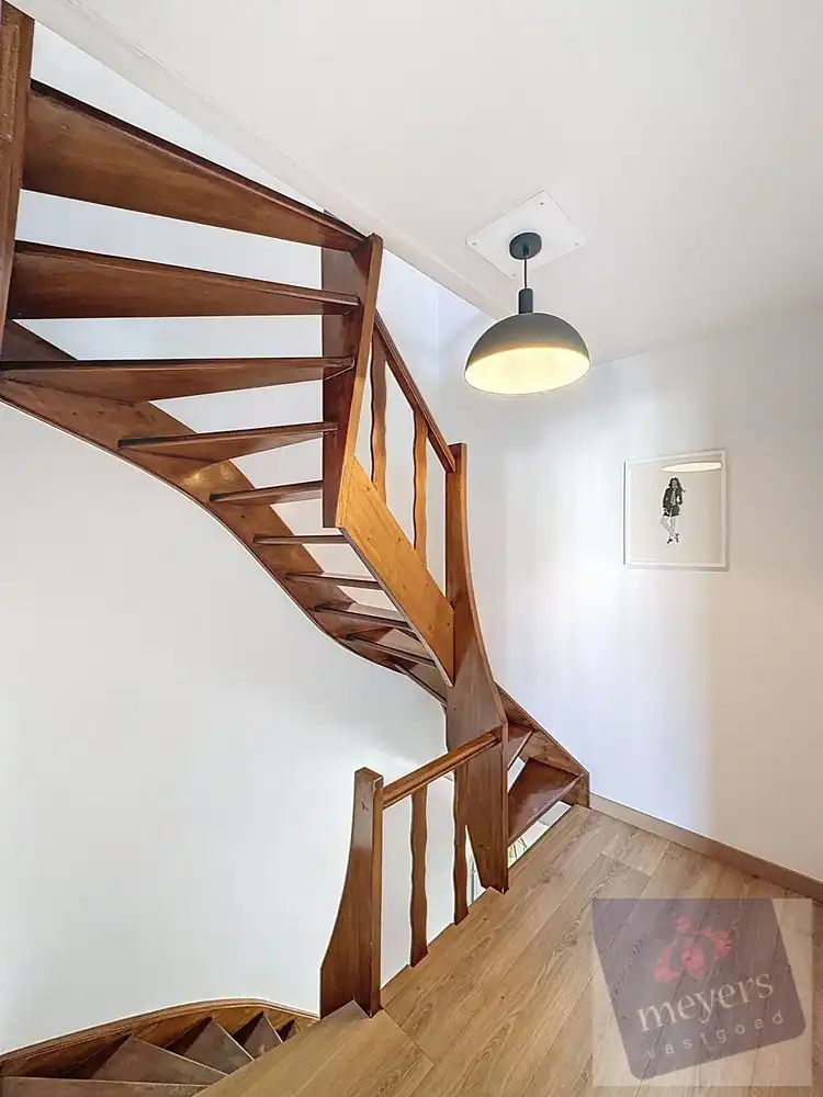 Bel-étagewoning met garage, terras en tuin op toplocatie in Hasselt foto 11