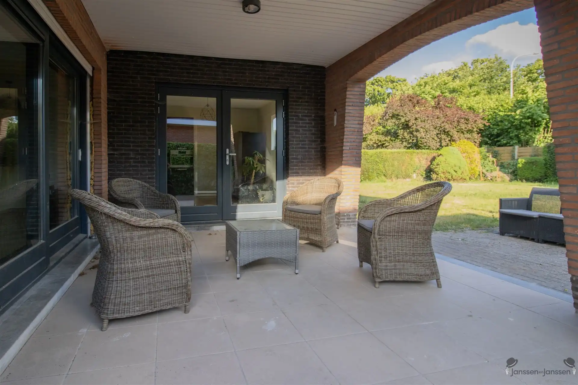 Gerenoveerde gelijkvloerswoning met 2 tot 3 slaapkamers op 760 m² foto 14