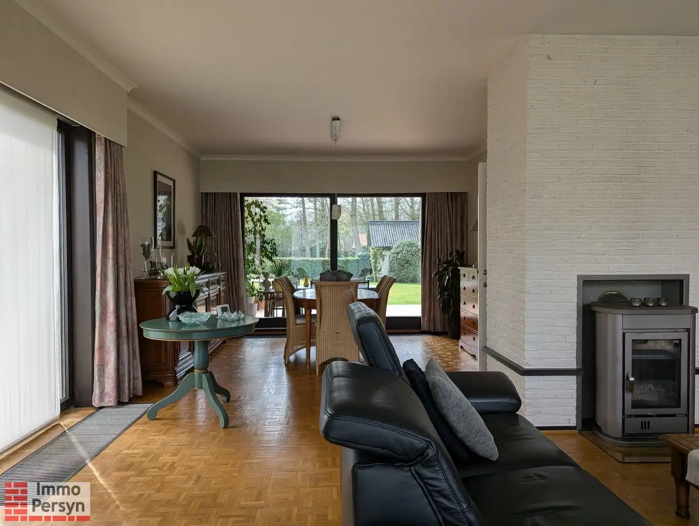 Ruime woning midden in een groene omgeving foto 7