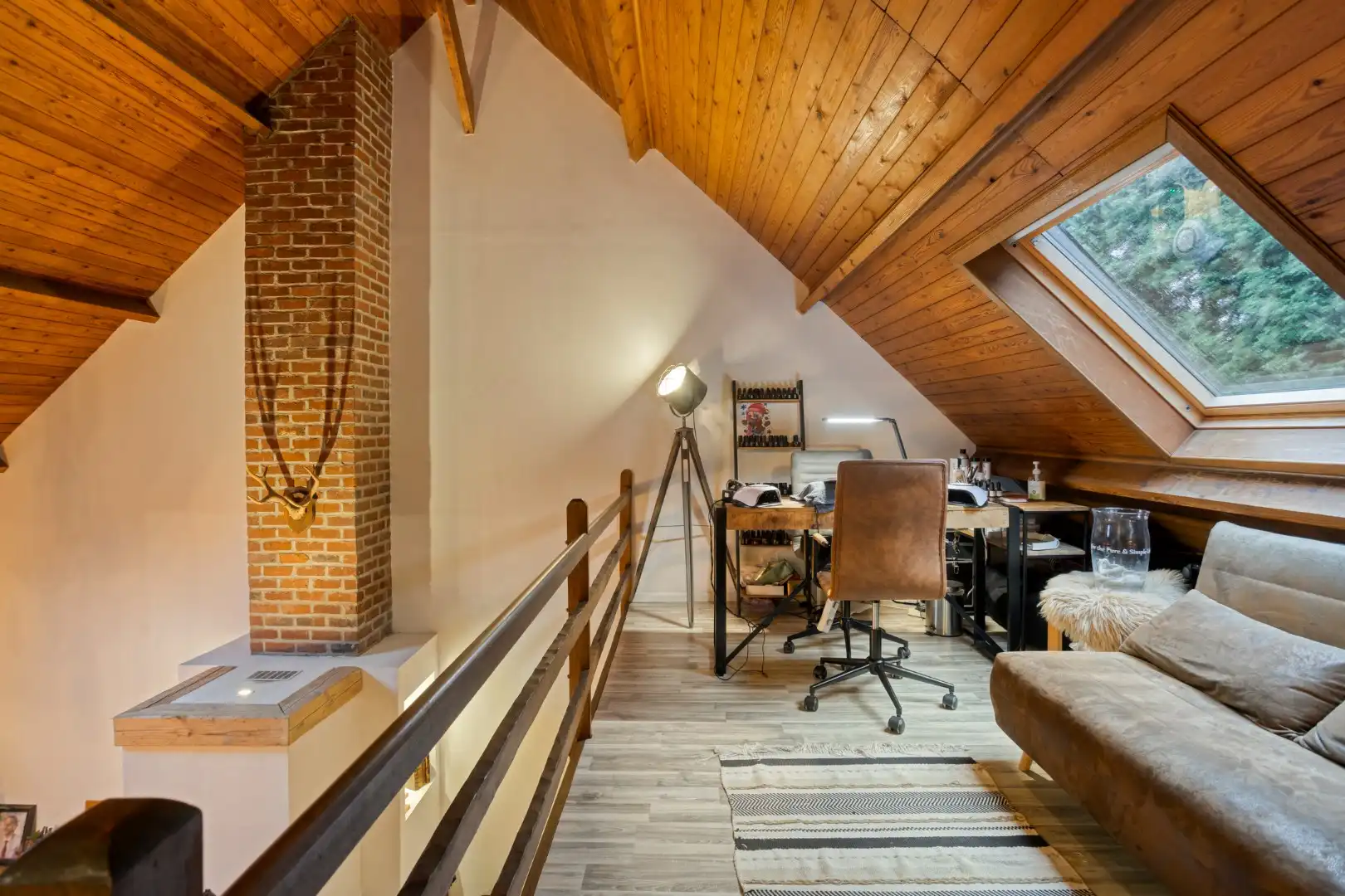 Gezellige, karakteristieke en energiezuinige woning met 4 SLPKS en 2 badkamers !  foto 20