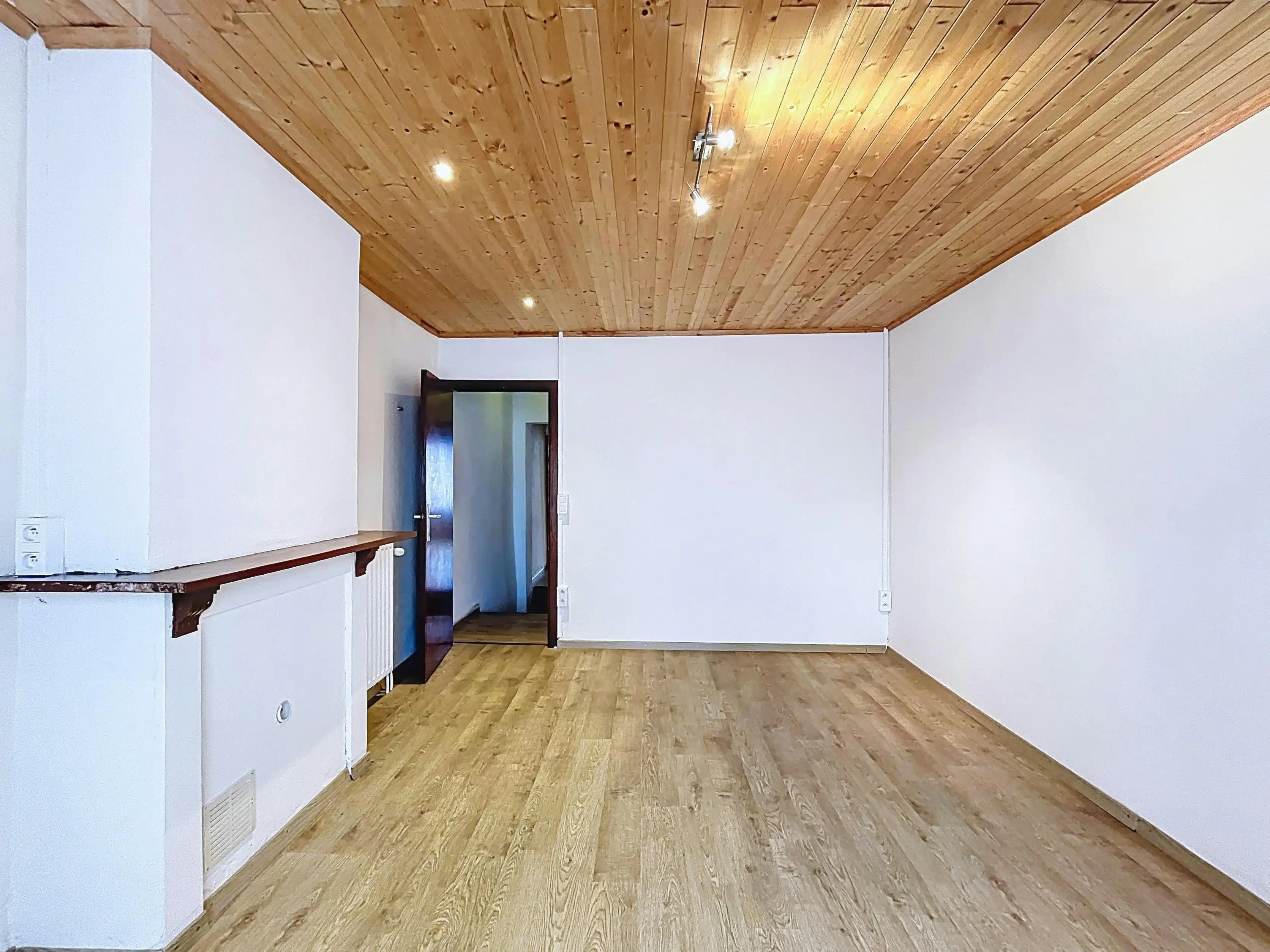 Handelshuis te koop op de Markt van Eeklo foto 19