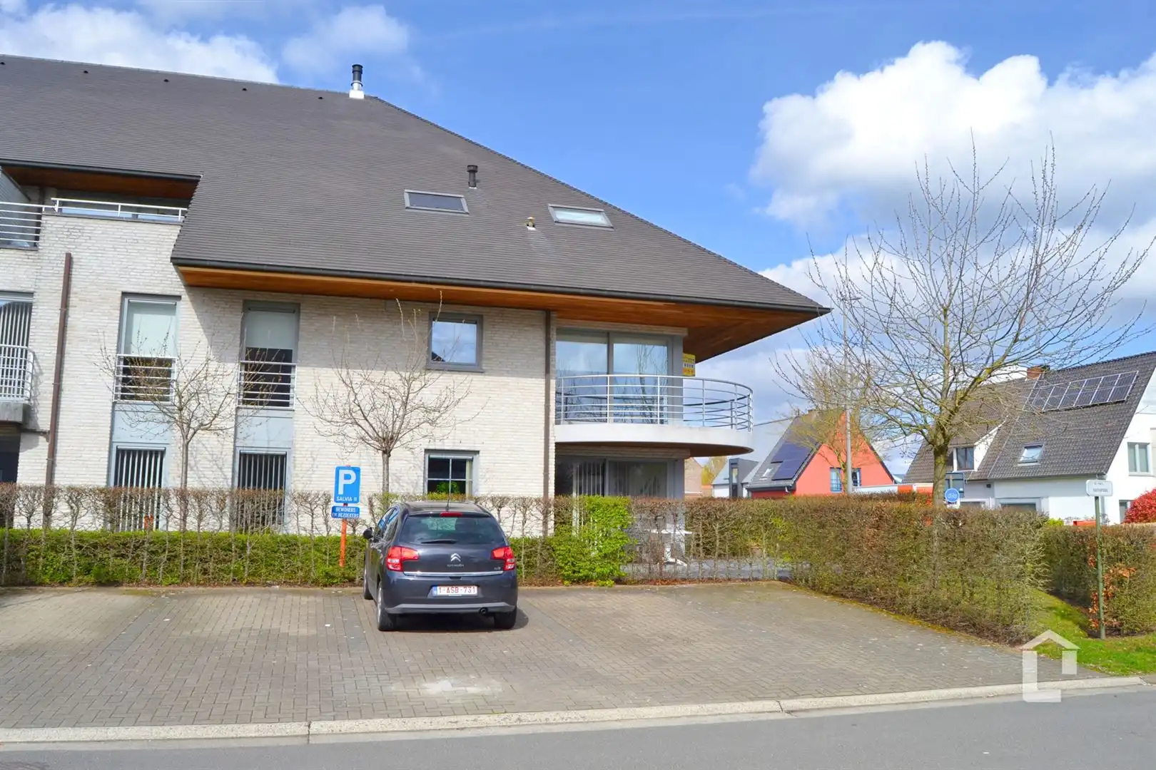 Appartement foto {{pictureIndex}}
