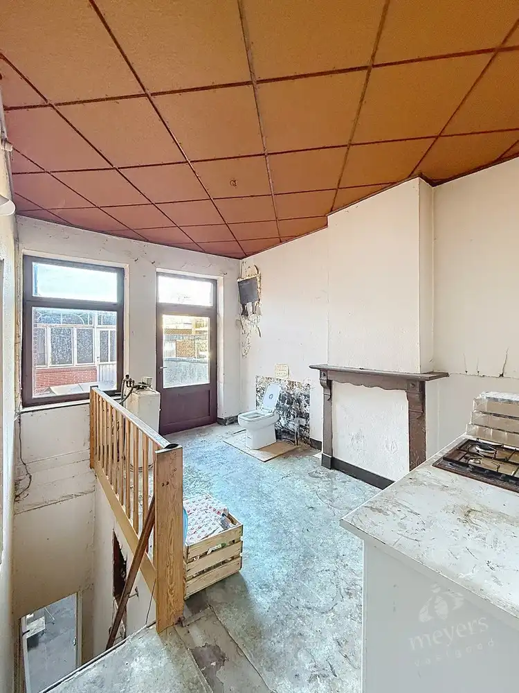 Woning met handelsruimte in het centrum van Sint-Truiden foto 8