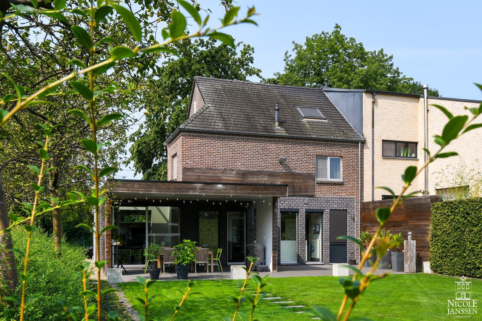 Toffe, instapklare gezinswoning met drie slaapkamers foto 2