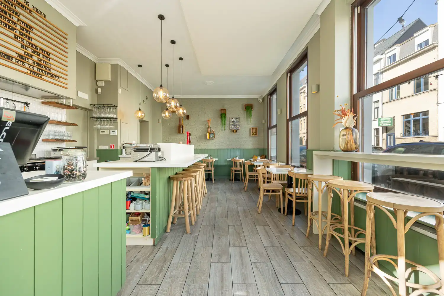 IN OPTIE: kevin@wellimmo.net voor meer info! Uitstekend gelegen en instapklaar handelsgelijkvloers met ruim terras op toplocatie te Antwerpen-Zuid foto 5