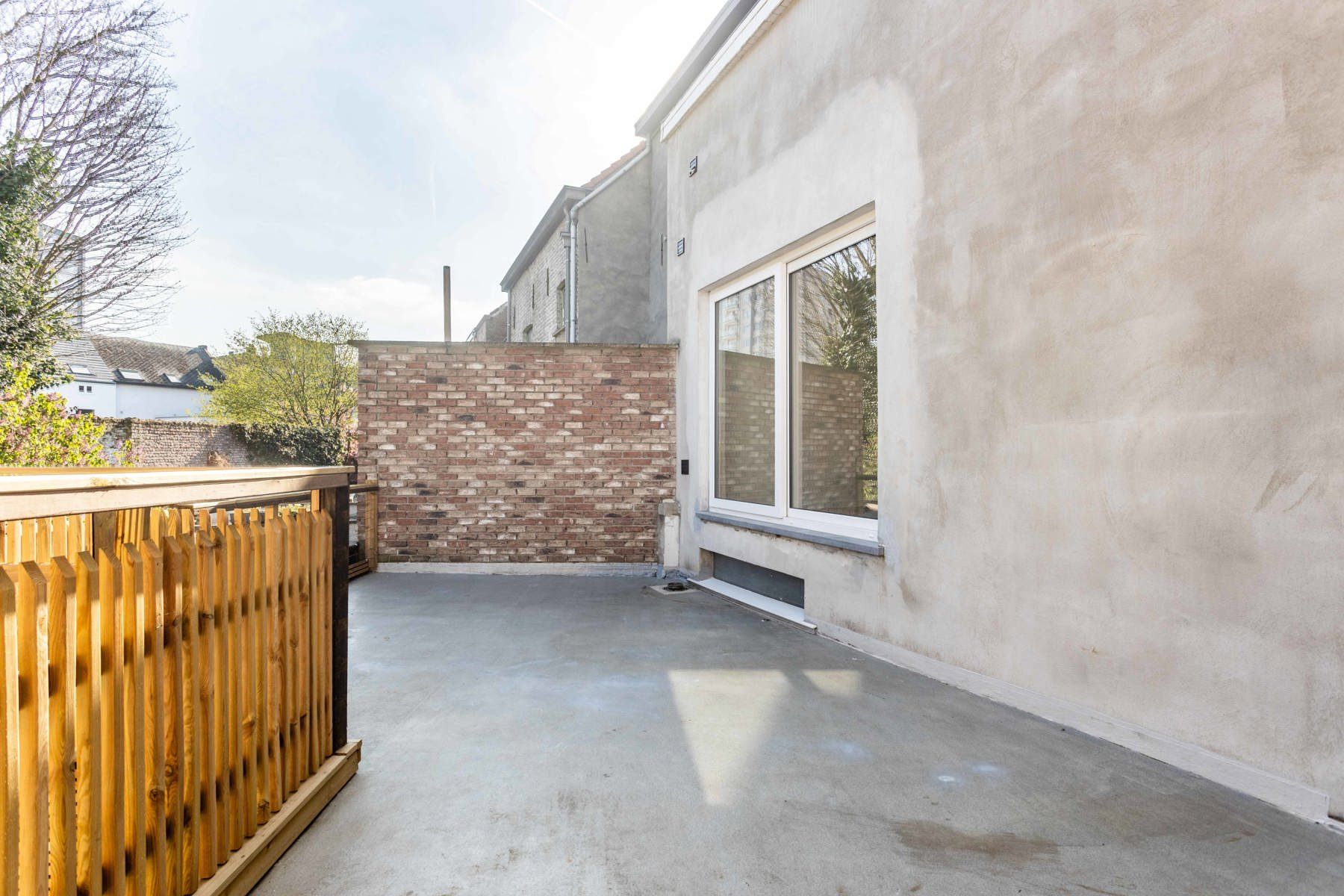 Volledig vernieuwd appartement met terras van 59m2! foto 23